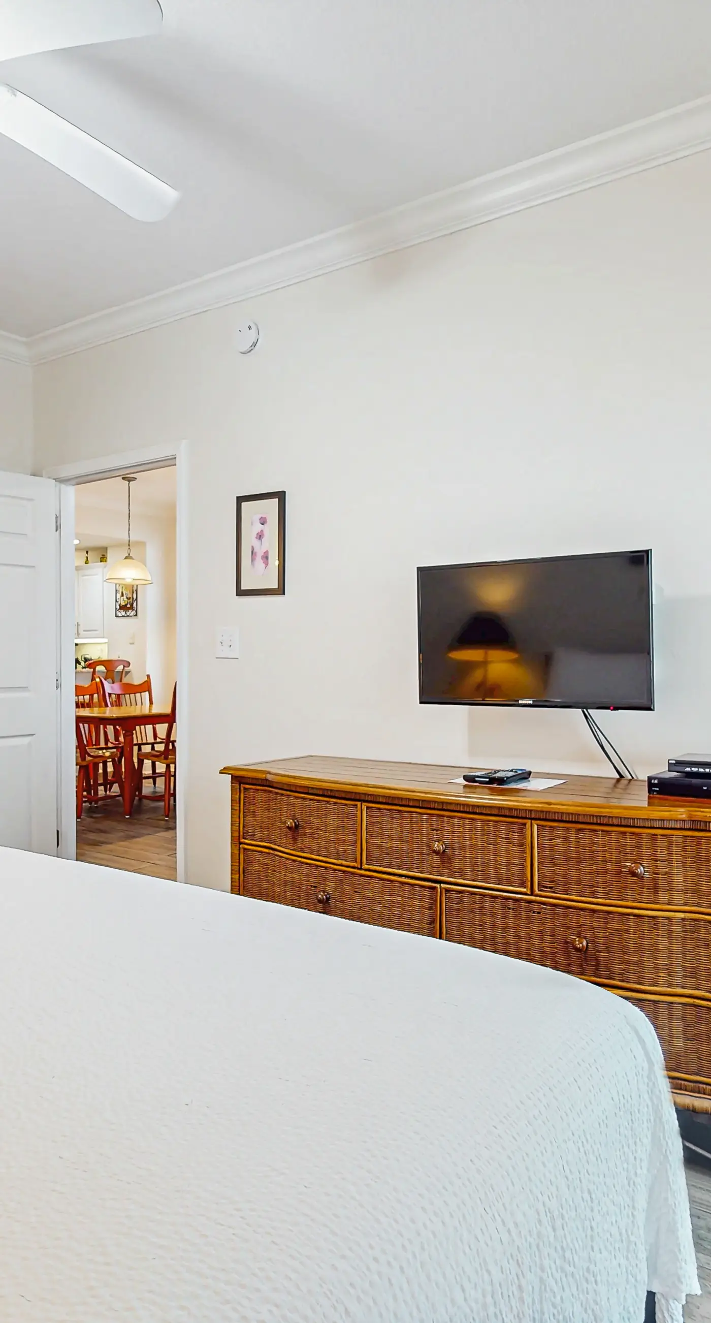 Corner Gulf/beachfront condo with pool, hot tub, sauna, & private balcony