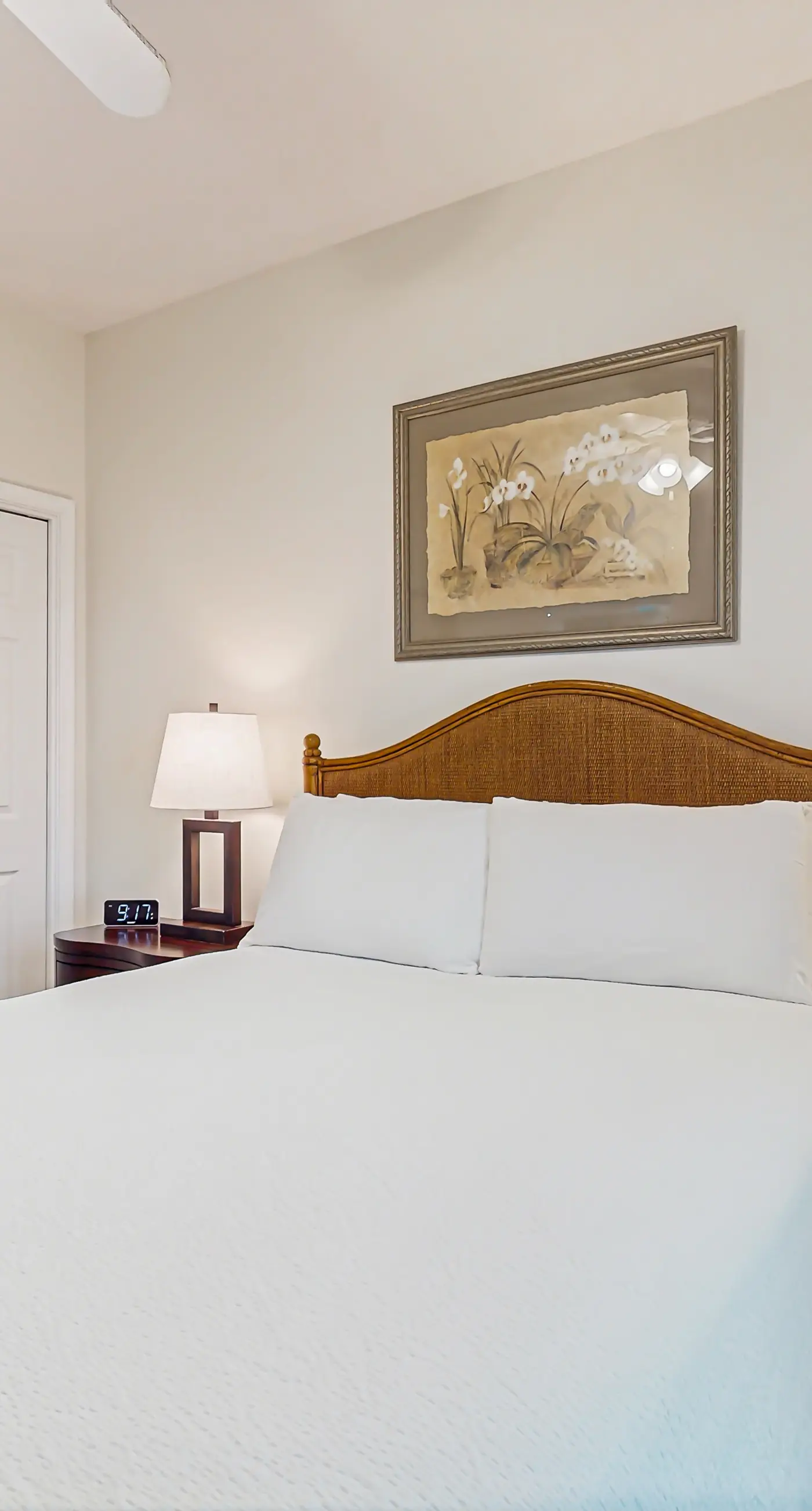 Corner Gulf/beachfront condo with pool, hot tub, sauna, & private balcony