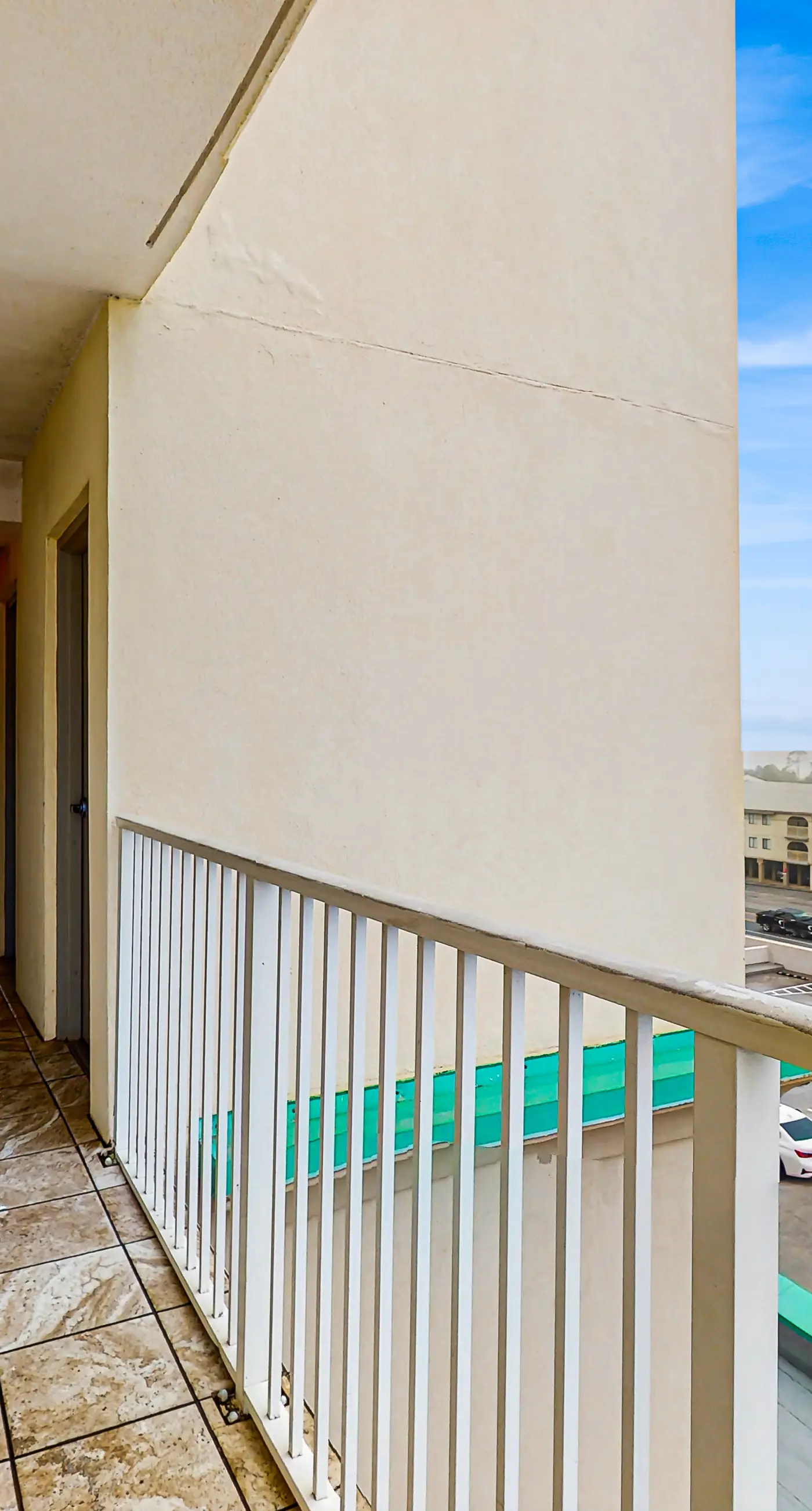 Corner Gulf/beachfront condo with pool, hot tub, sauna, & private balcony