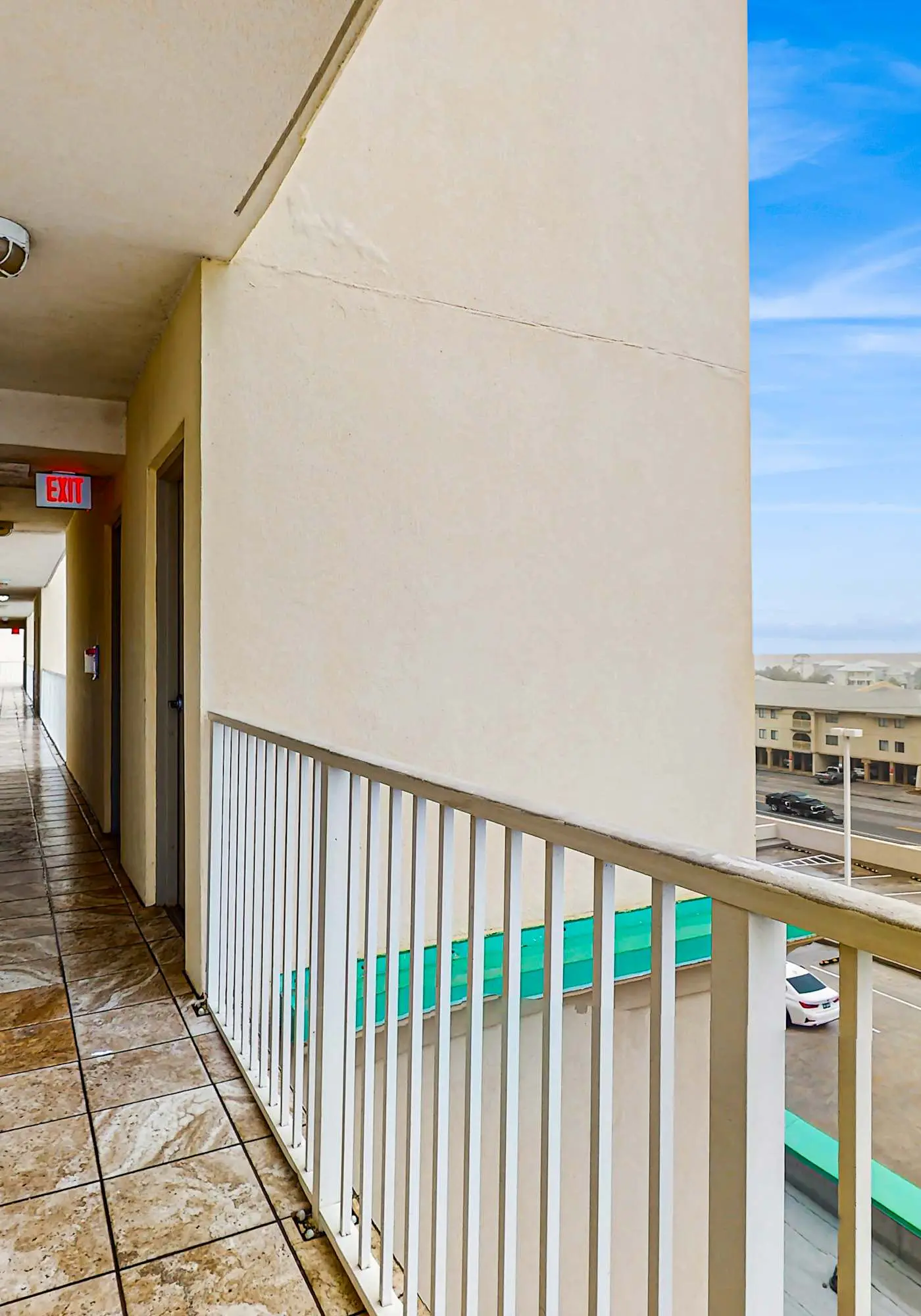 Corner Gulf/beachfront condo with pool, hot tub, sauna, & private balcony