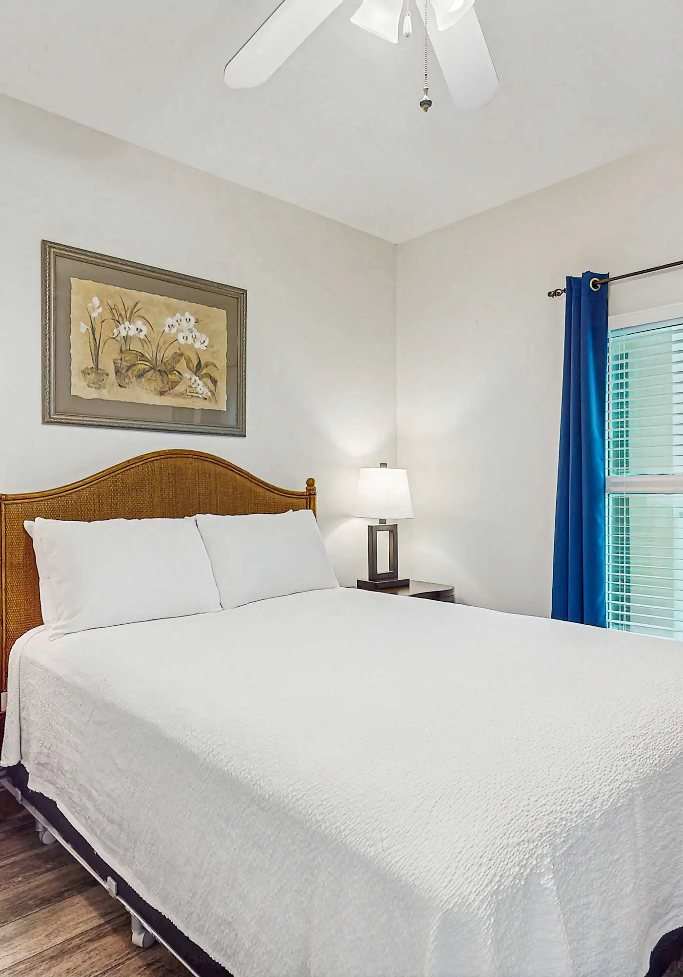 Corner Gulf/beachfront condo with pool, hot tub, sauna, & private balcony