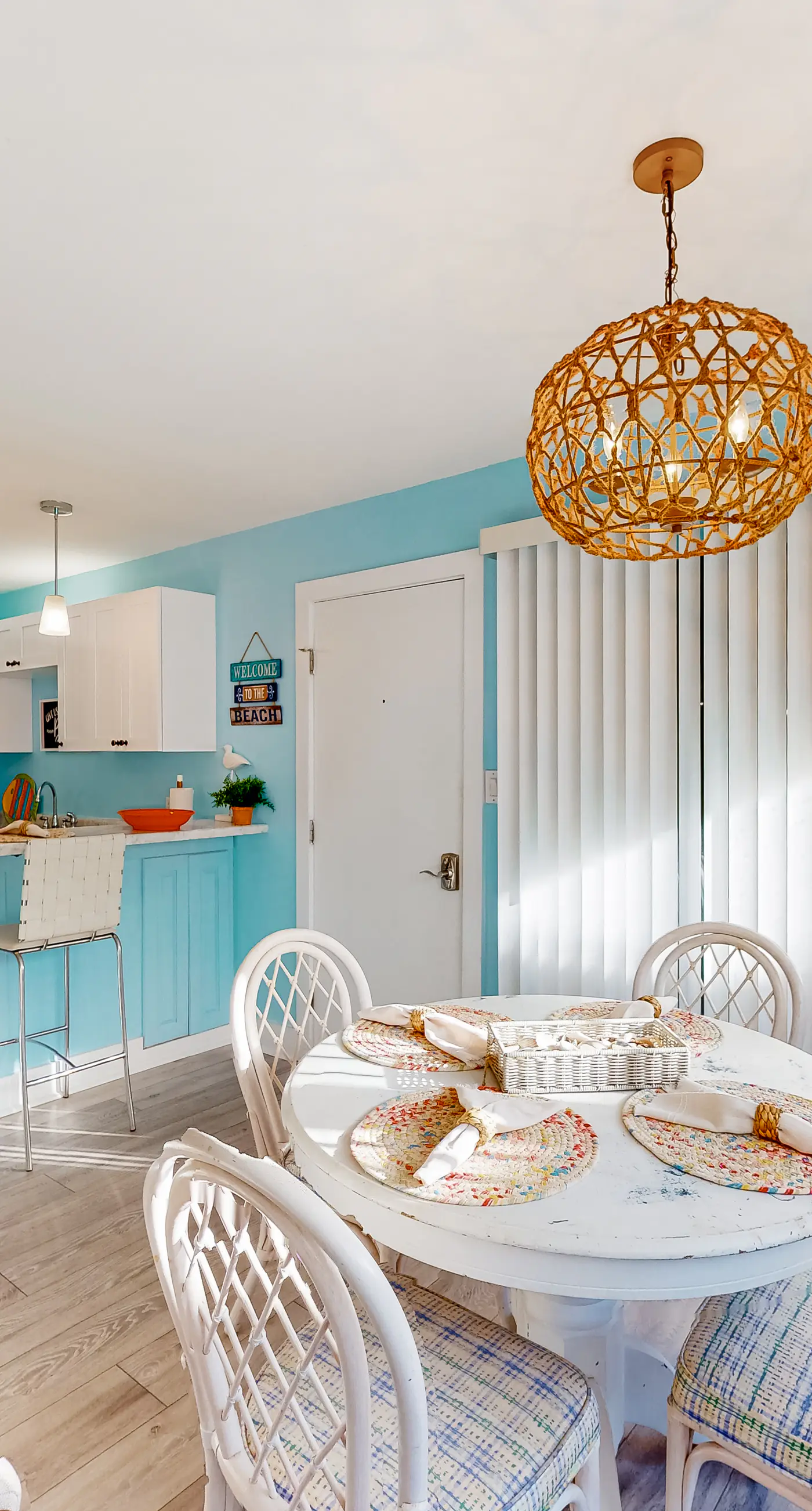 Upgraded beachfront condo with a pool, beach access & washer,dryer