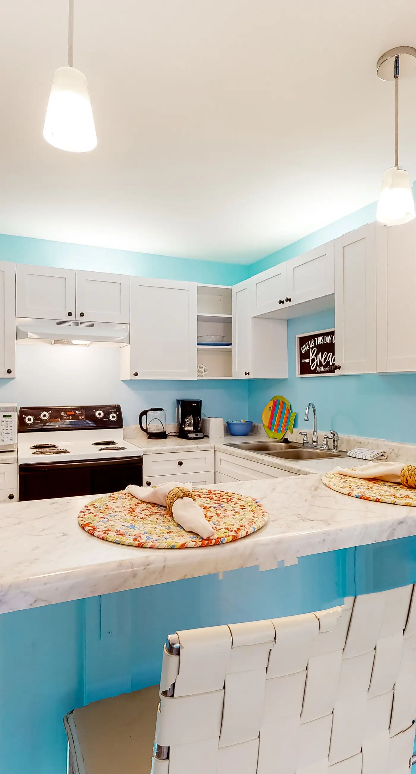 Upgraded beachfront condo with a pool, beach access & washer,dryer