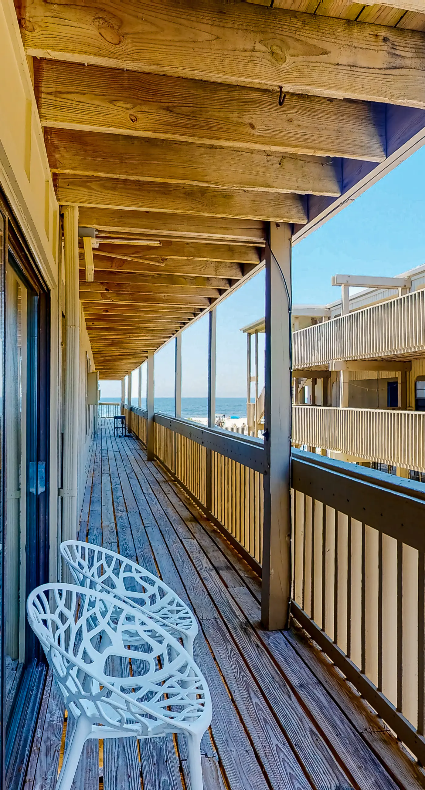 Upgraded beachfront condo with a pool, beach access & washer,dryer