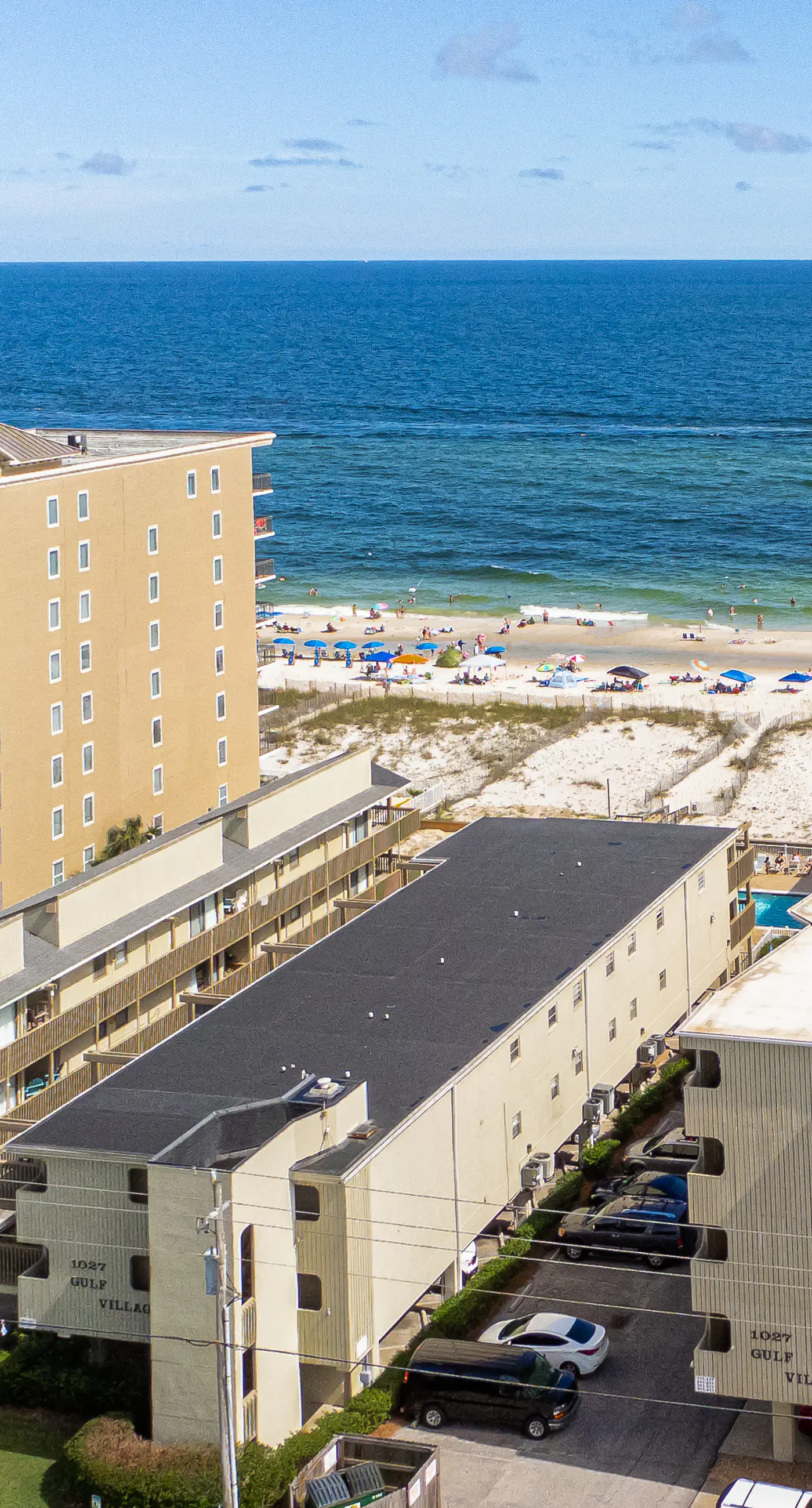 Upgraded beachfront condo with a pool, beach access & washer,dryer