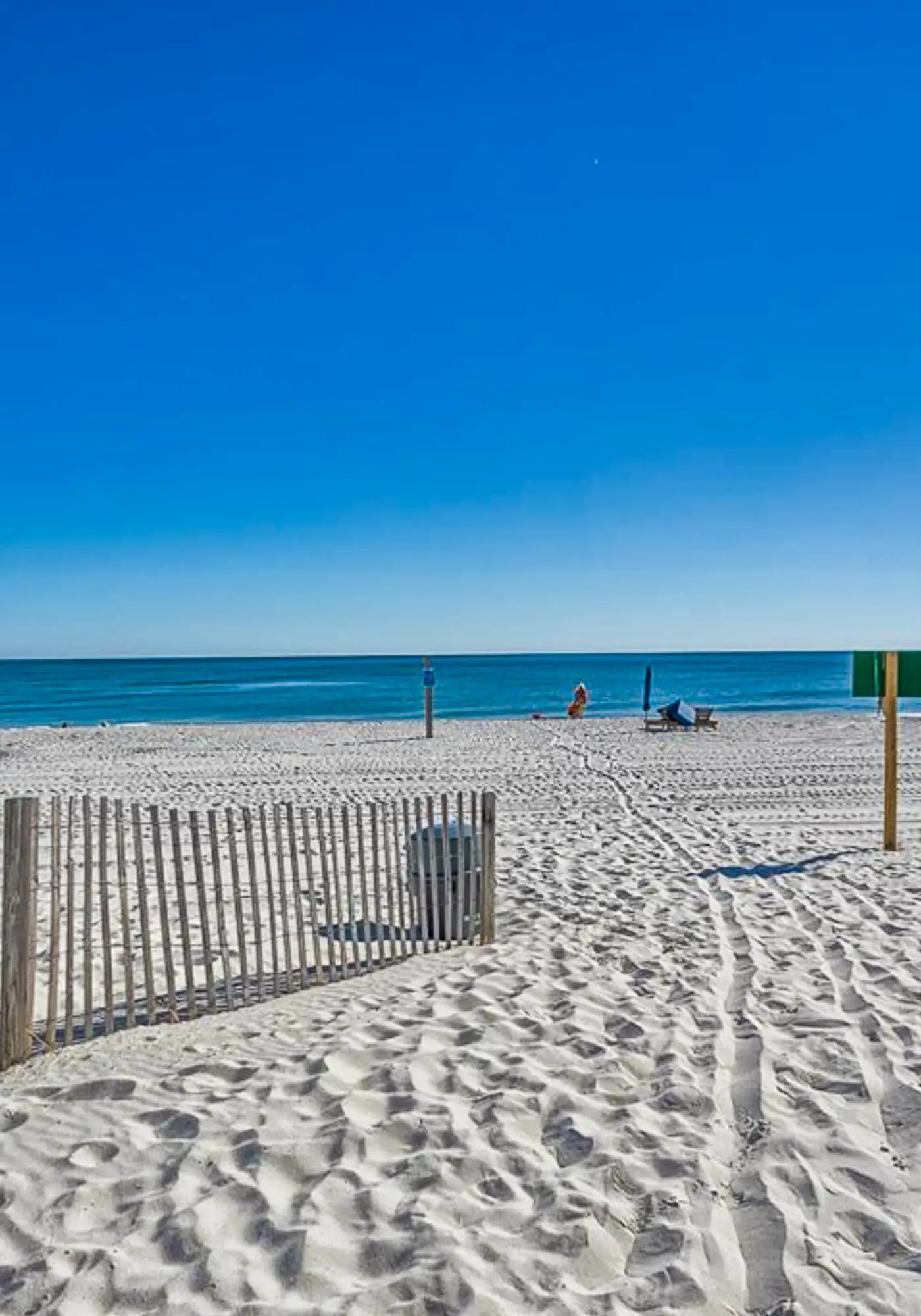 Upgraded beachfront condo with a pool, beach access & washer,dryer