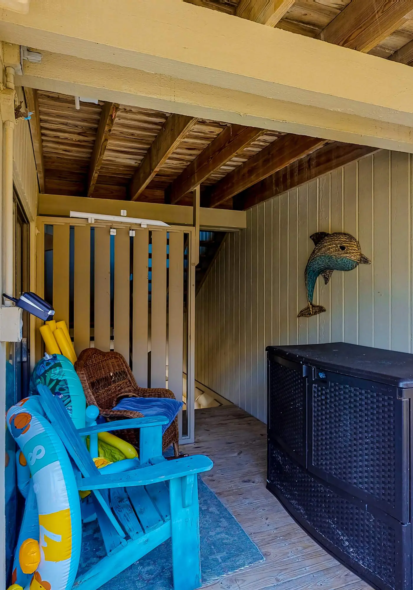 Upgraded beachfront condo with a pool, beach access & washer,dryer