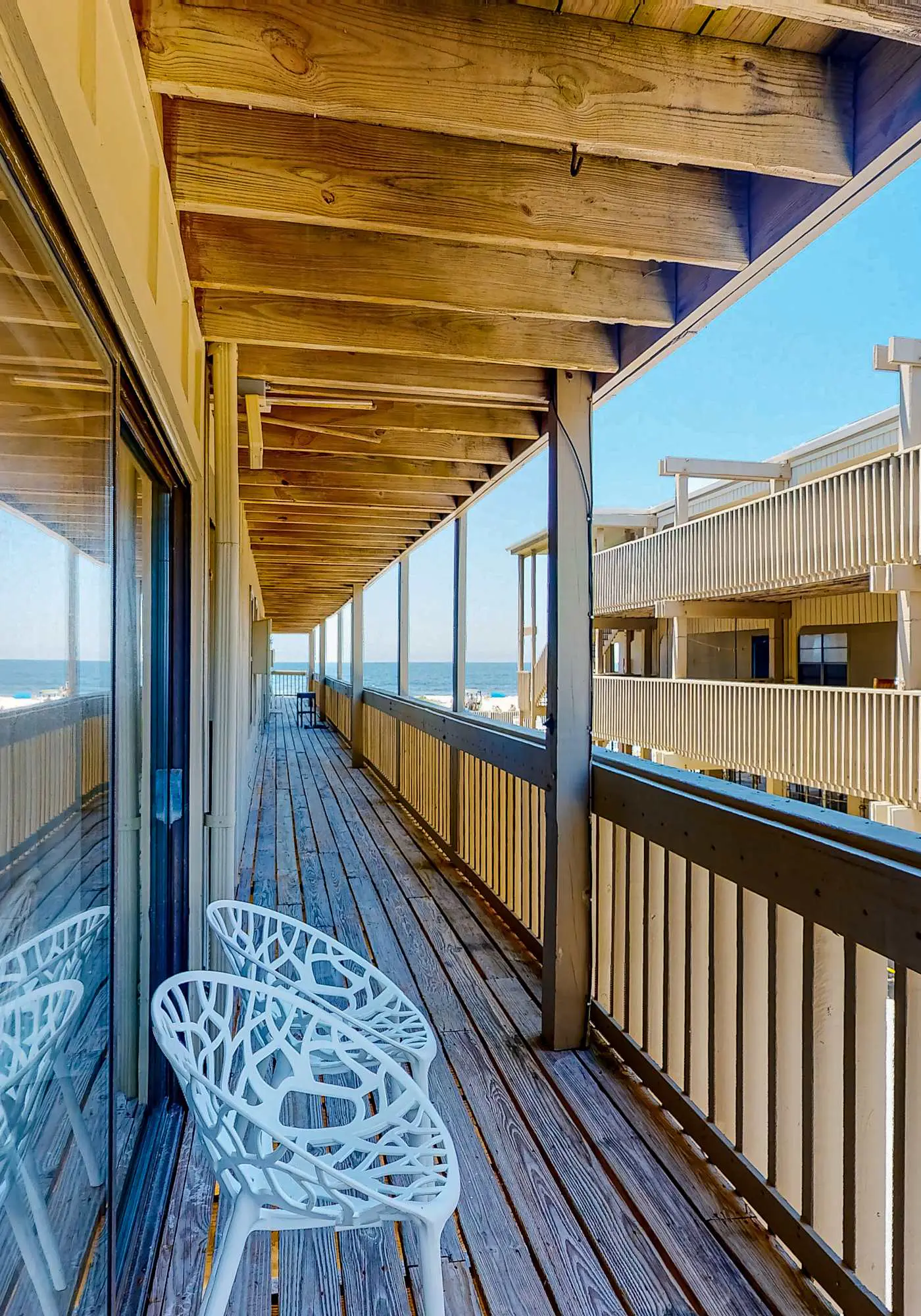 Upgraded beachfront condo with a pool, beach access & washer,dryer