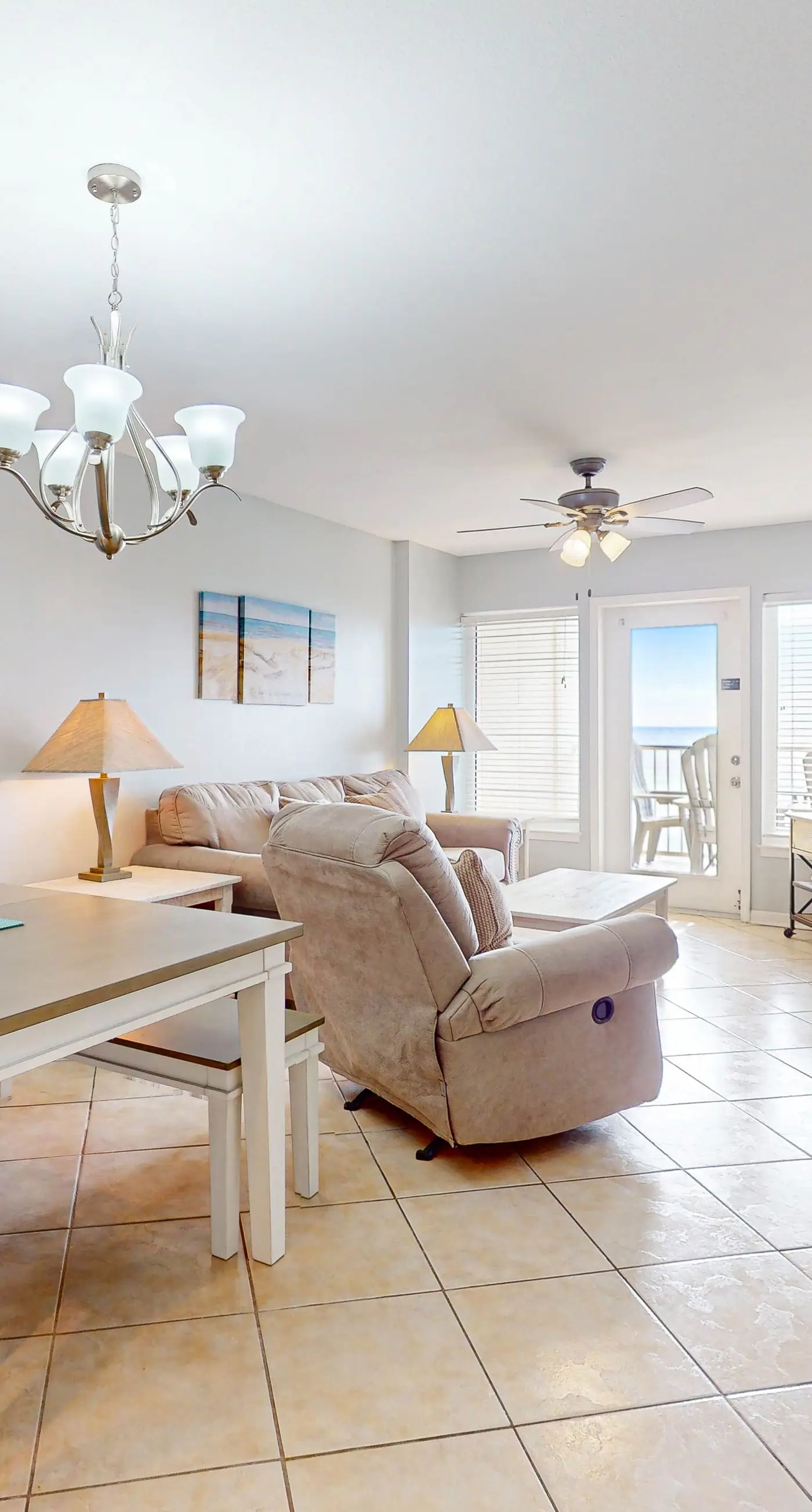 Boardwalk 283 gulf-view condo with WiFi, central ac, balcony, & outdoor pool