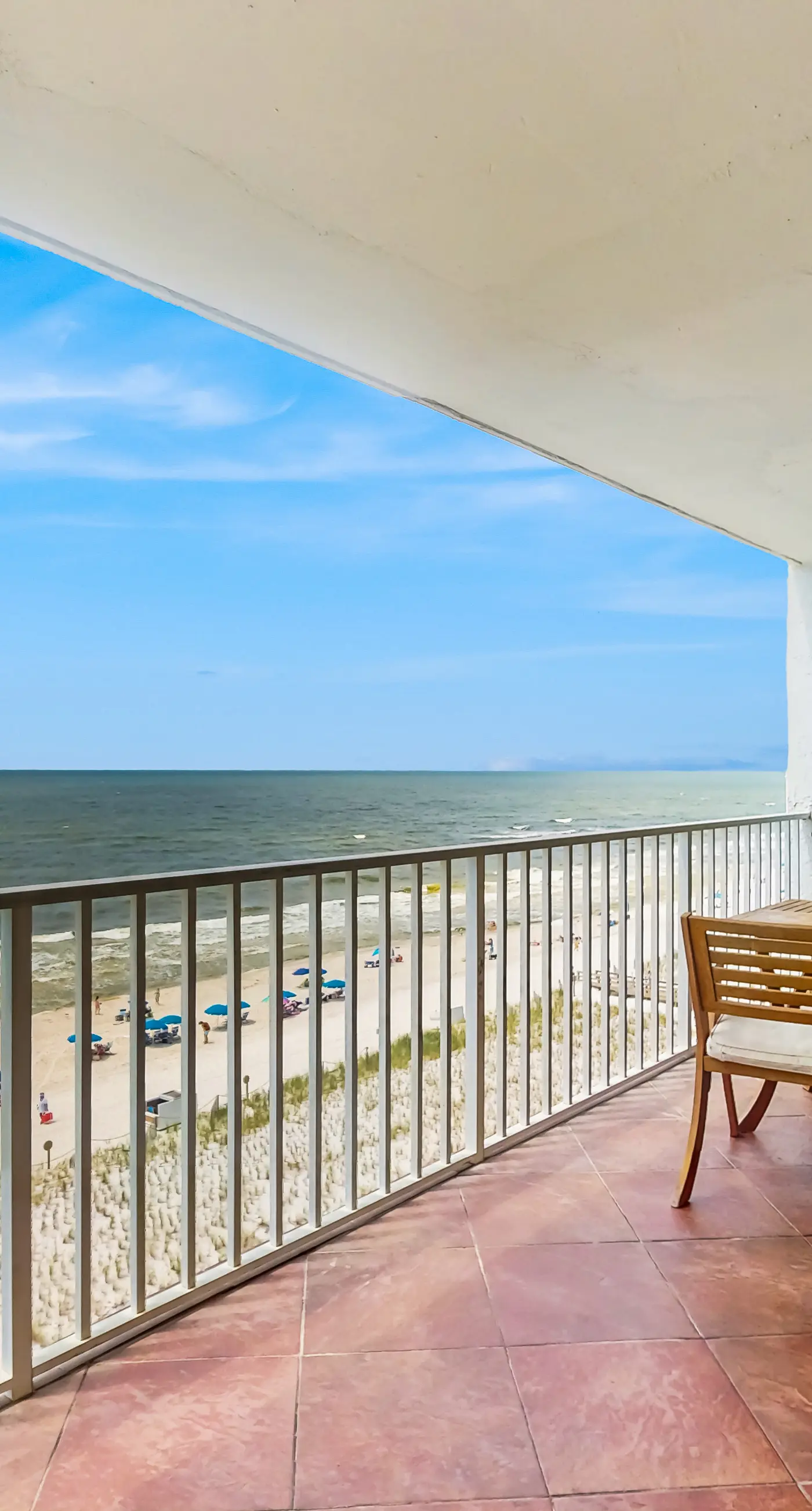 Gulf-front condo with furnished balcony, fast WiFi, pool & fitness room