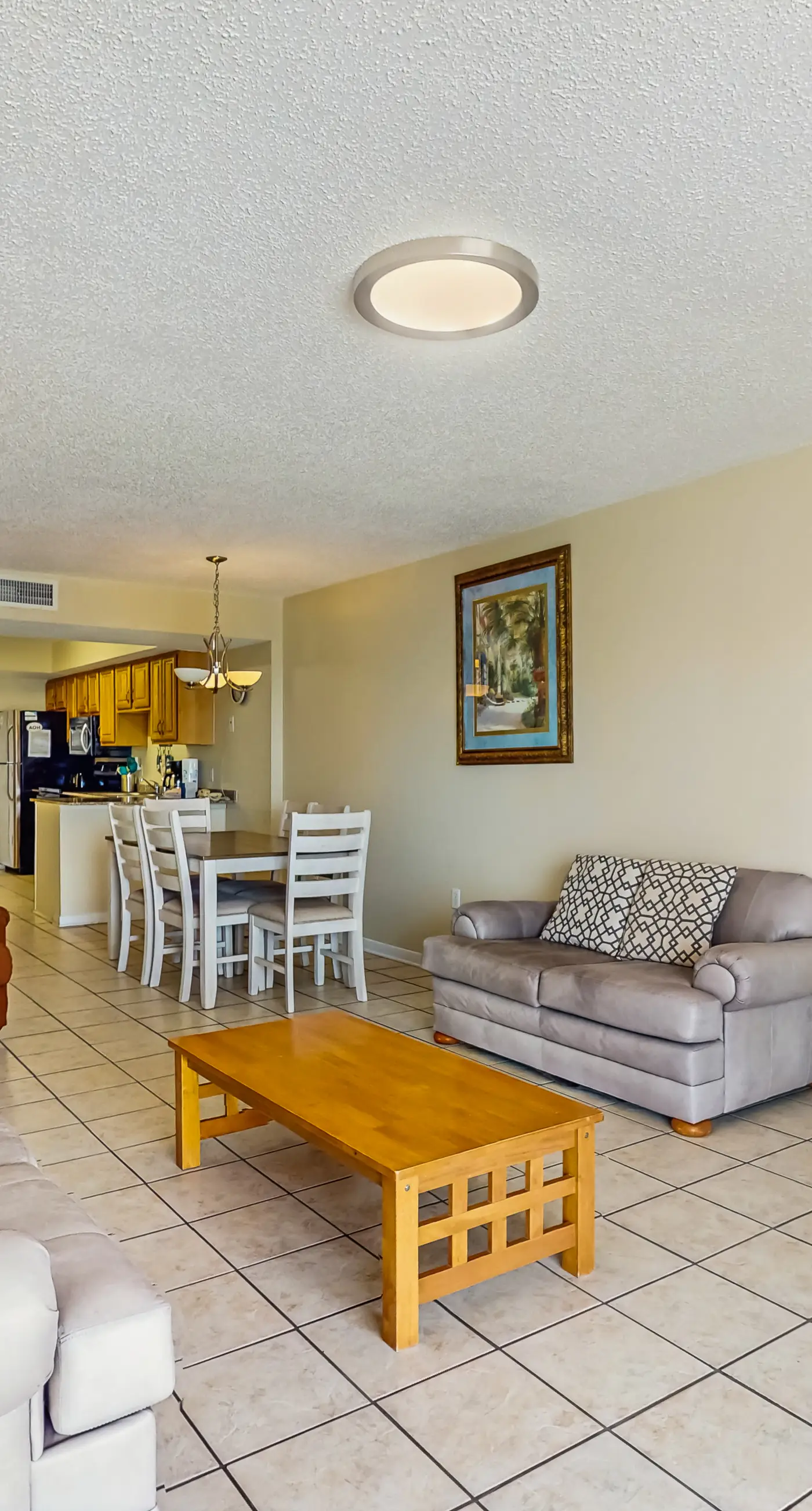 Gulf-front condo with furnished balcony, fast WiFi, pool & fitness room