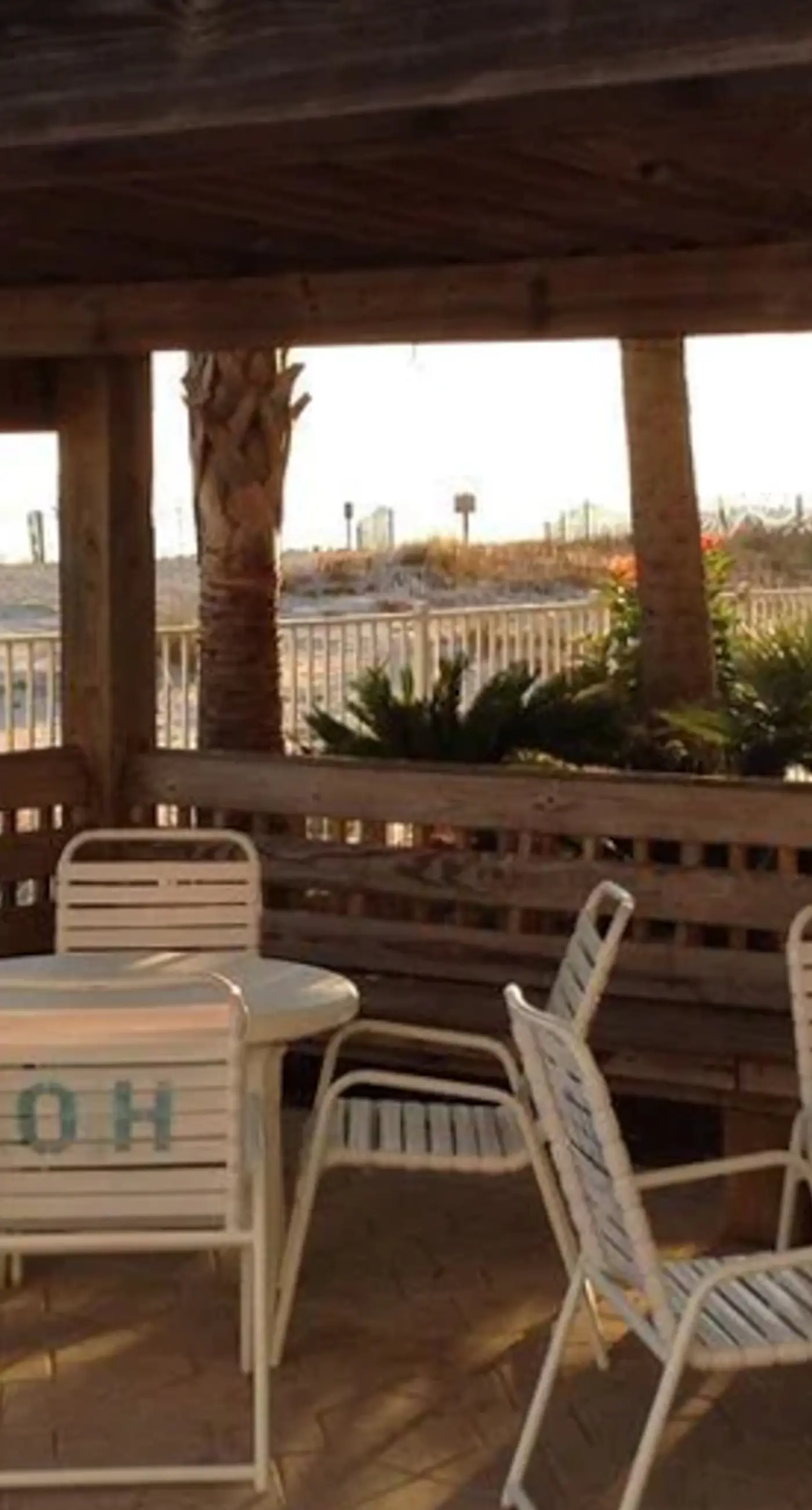 Gulf-front condo with furnished balcony, fast WiFi, pool & fitness room