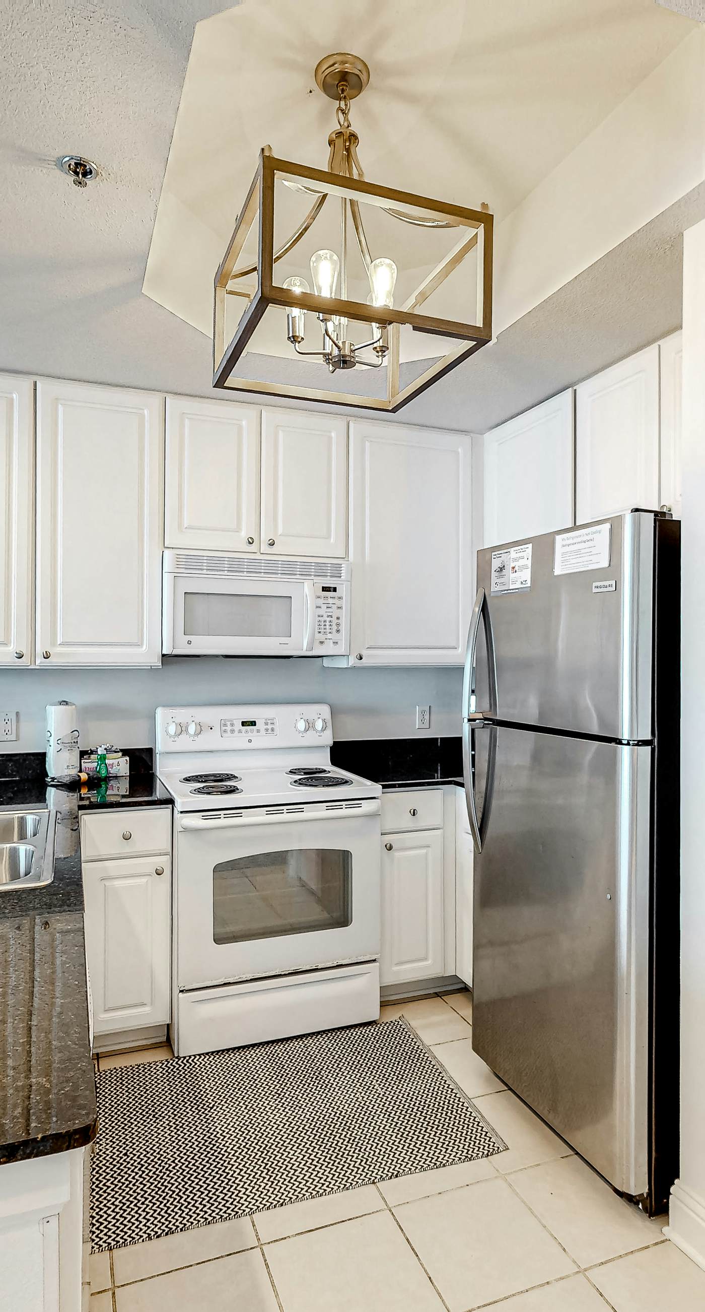 Coastal Condo w/ Balcony & Shared Pools/Hot Tubs/Gym and Gulf views