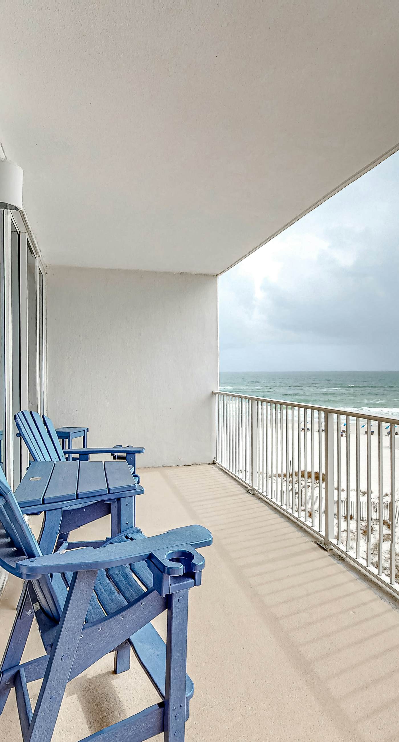 Coastal Condo w/ Balcony & Shared Pools/Hot Tubs/Gym and Gulf views