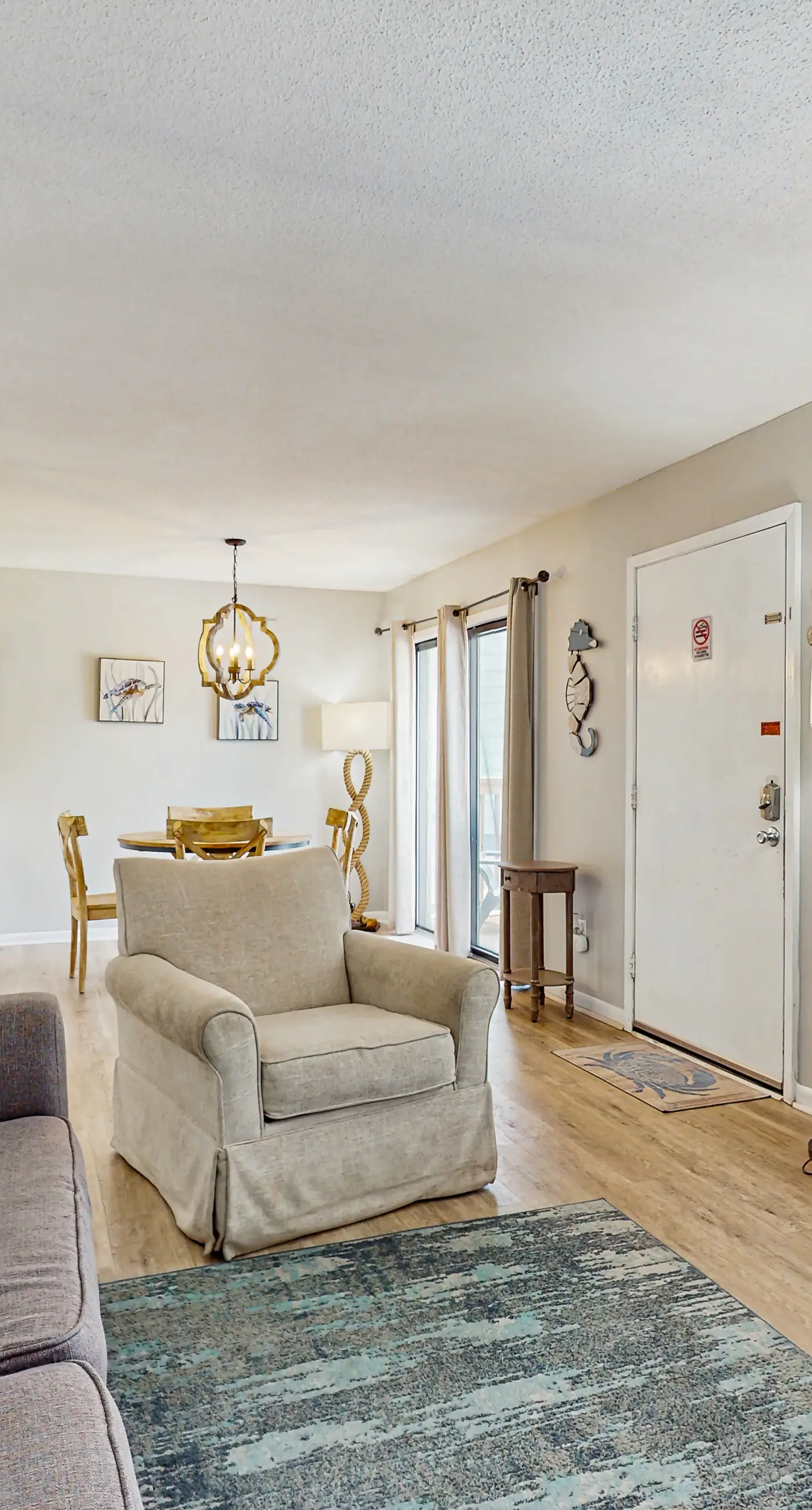 Second Floor Condo with Shared Pool, Fast WiFi, Central AC, and Full Kitchen