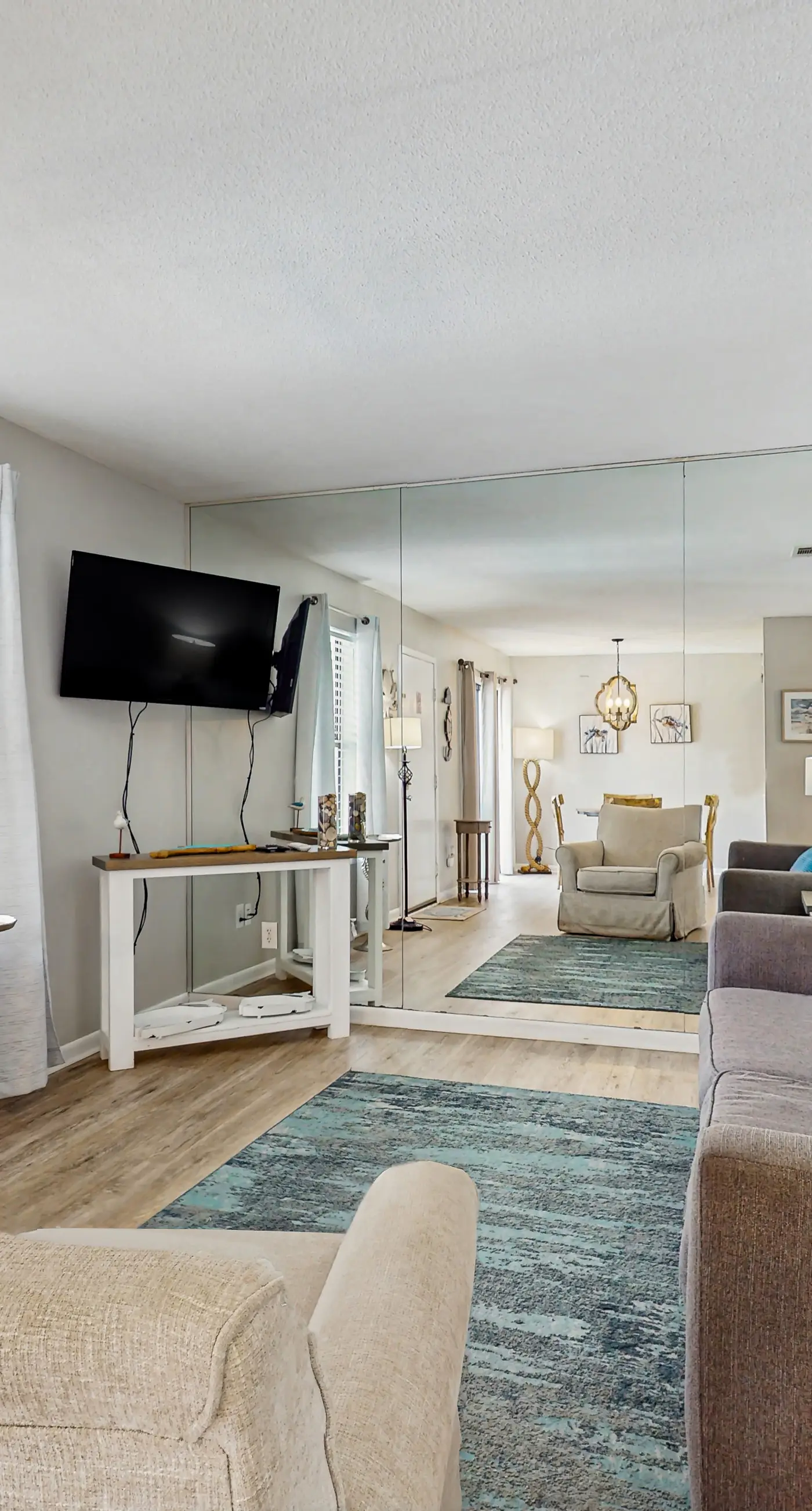 Second Floor Condo with Shared Pool, Fast WiFi, Central AC, and Full Kitchen