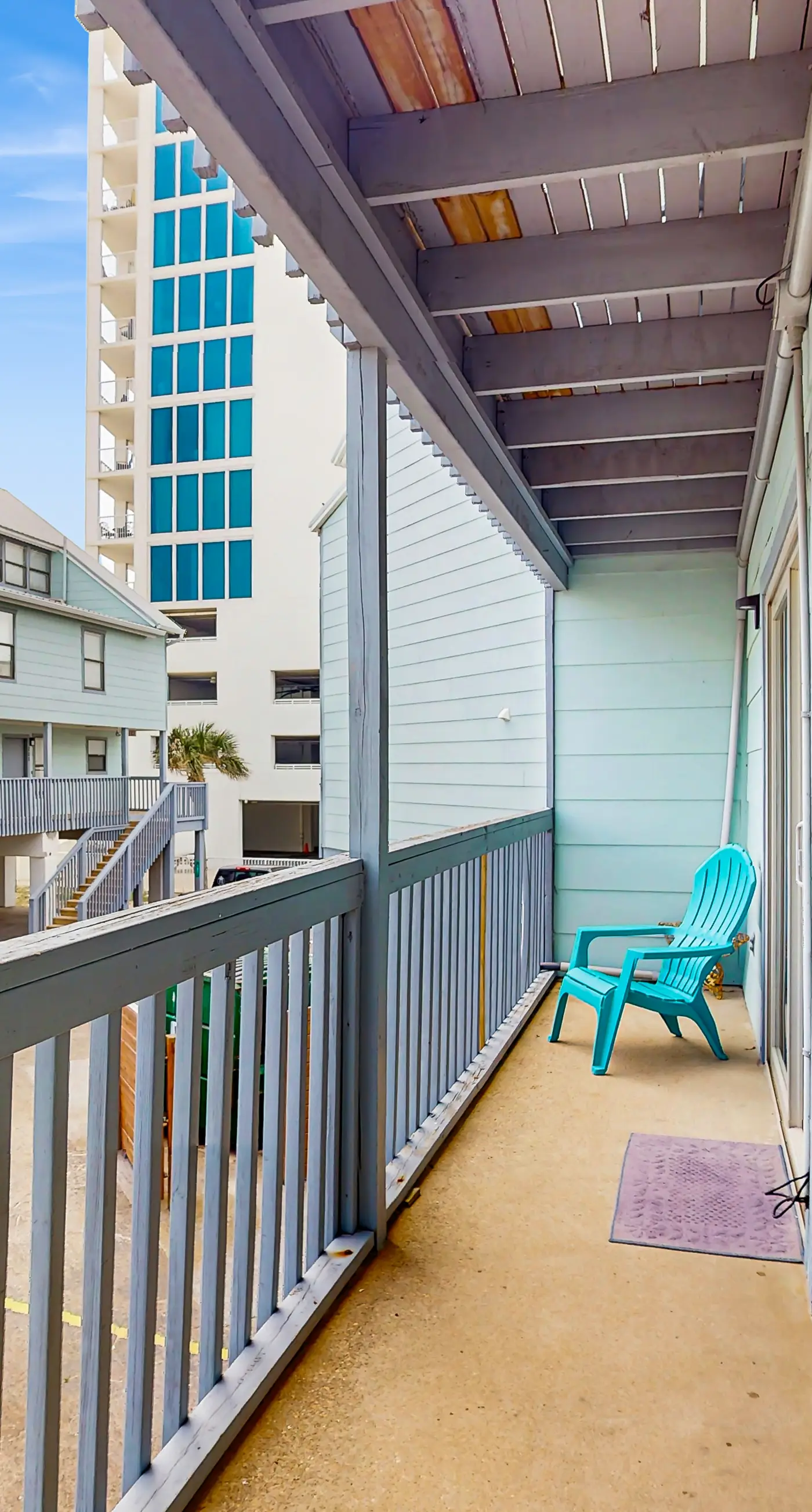 Second Floor Condo with Shared Pool, Fast WiFi, Central AC, and Full Kitchen