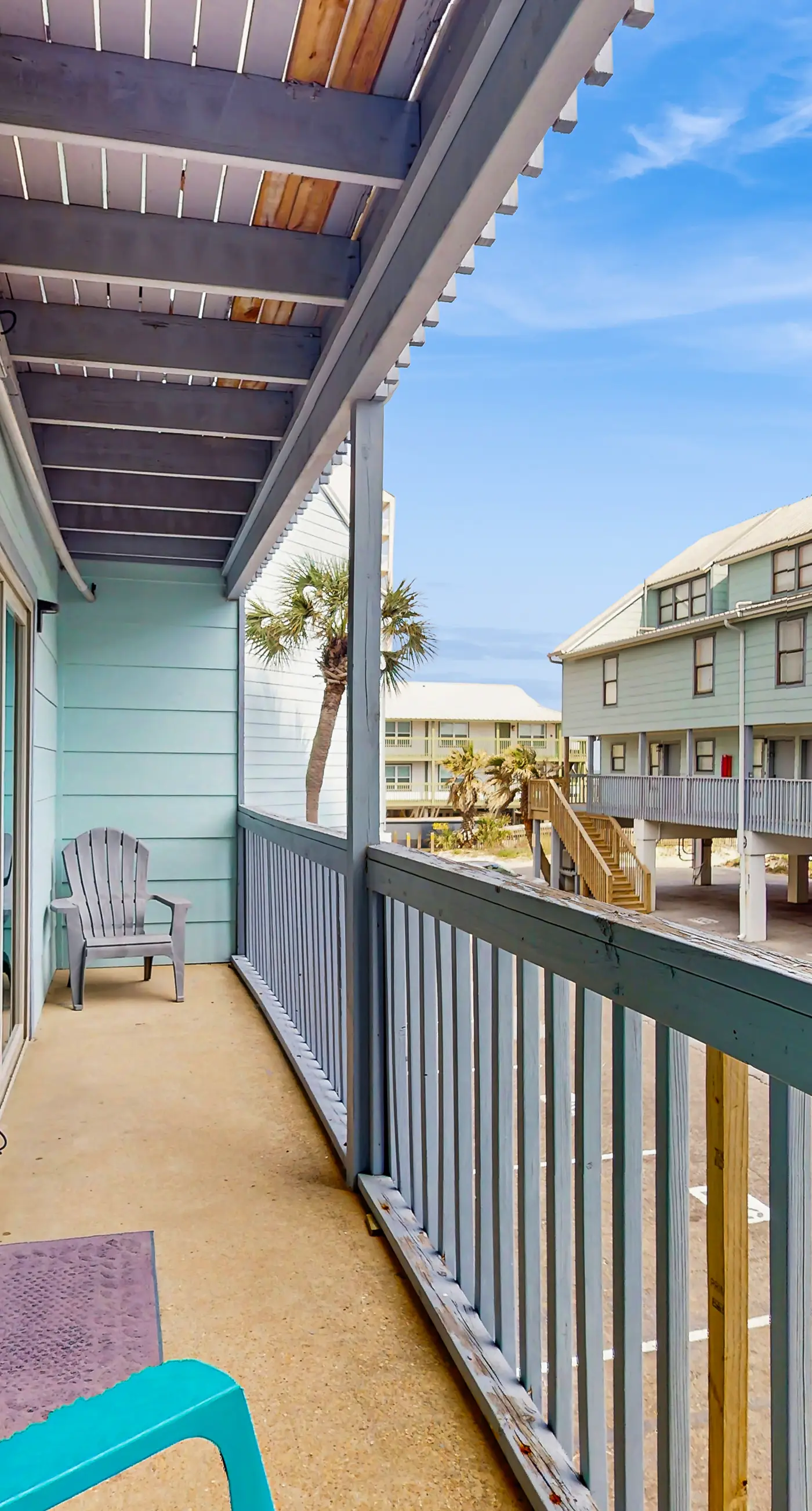 Second Floor Condo with Shared Pool, Fast WiFi, Central AC, and Full Kitchen