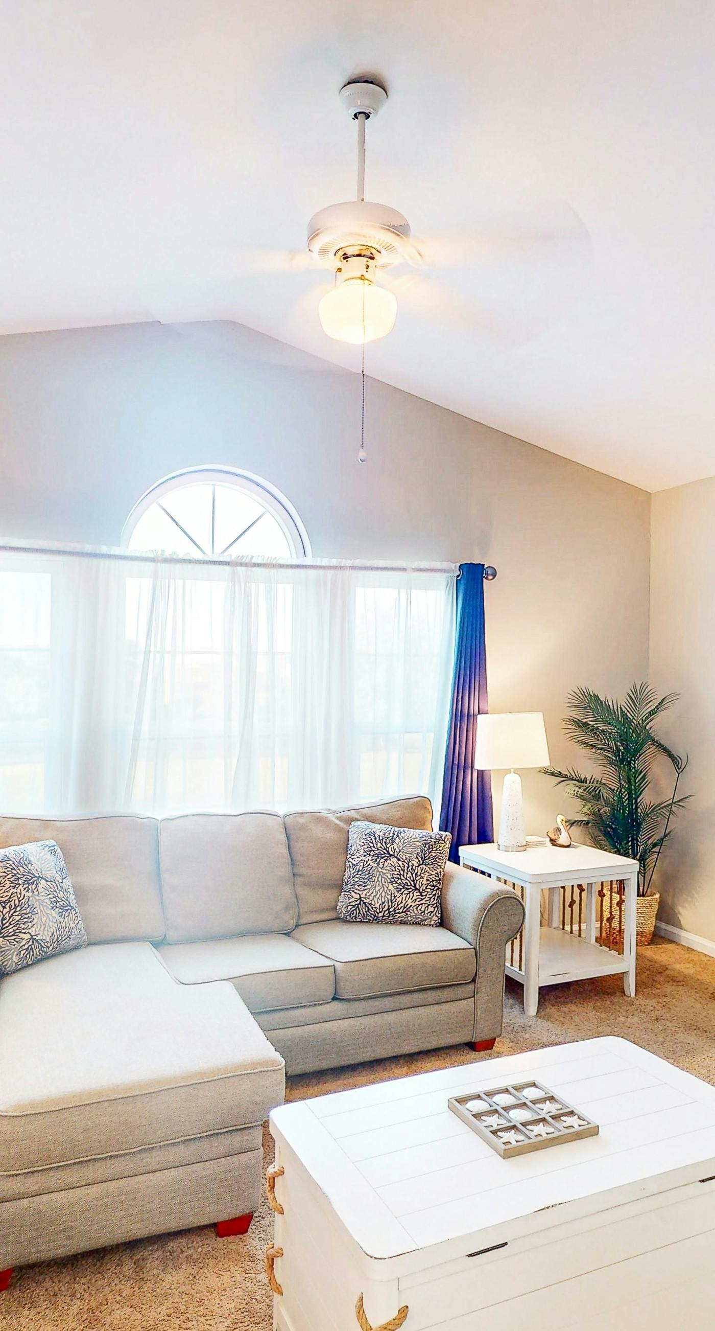 Second floor condo with pool & hot tub access, WiFi, private W&D, and central AC