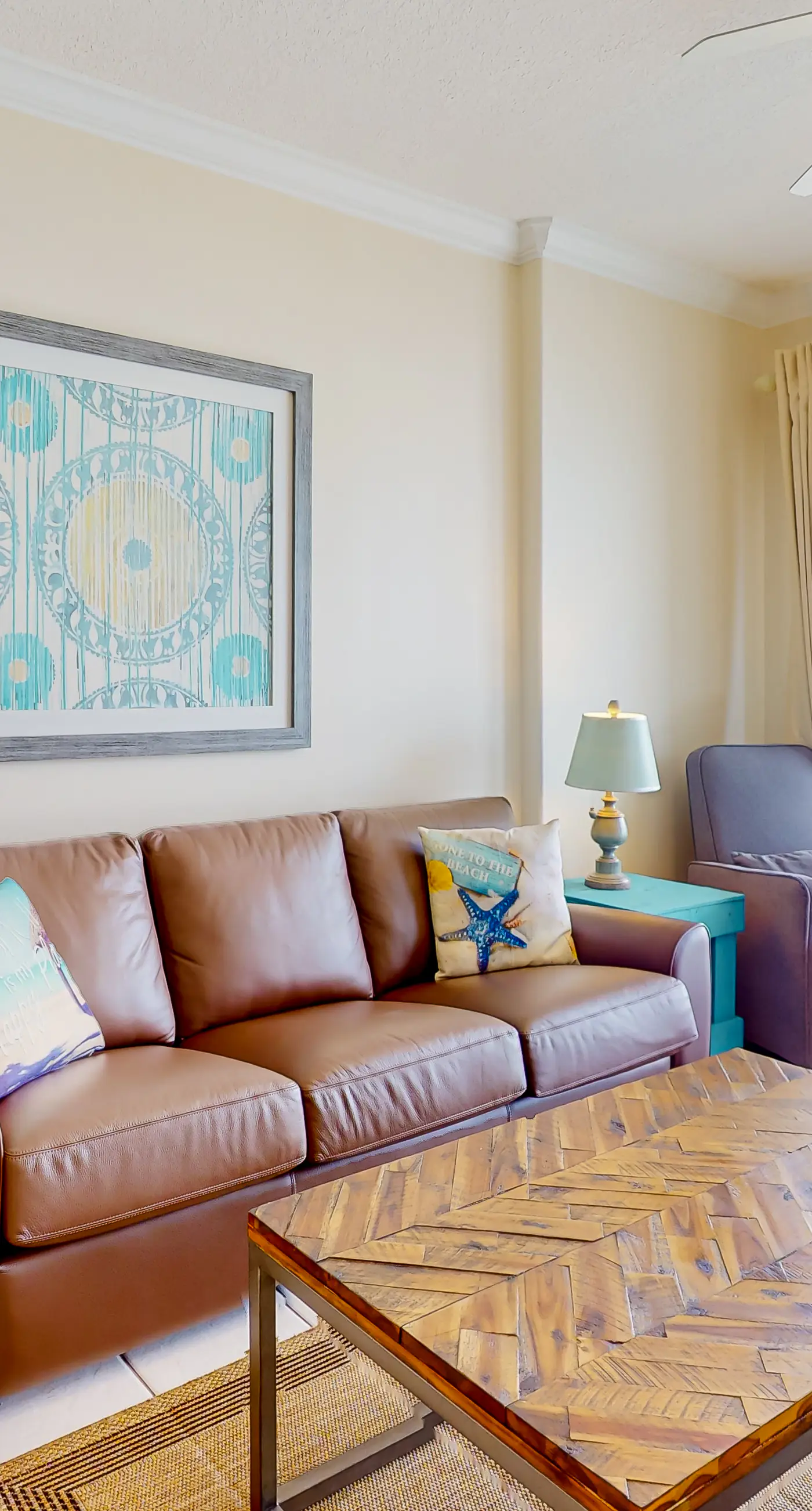 Beachfront corner condo with amazing Gulf views, balcony, pools & hot tubs