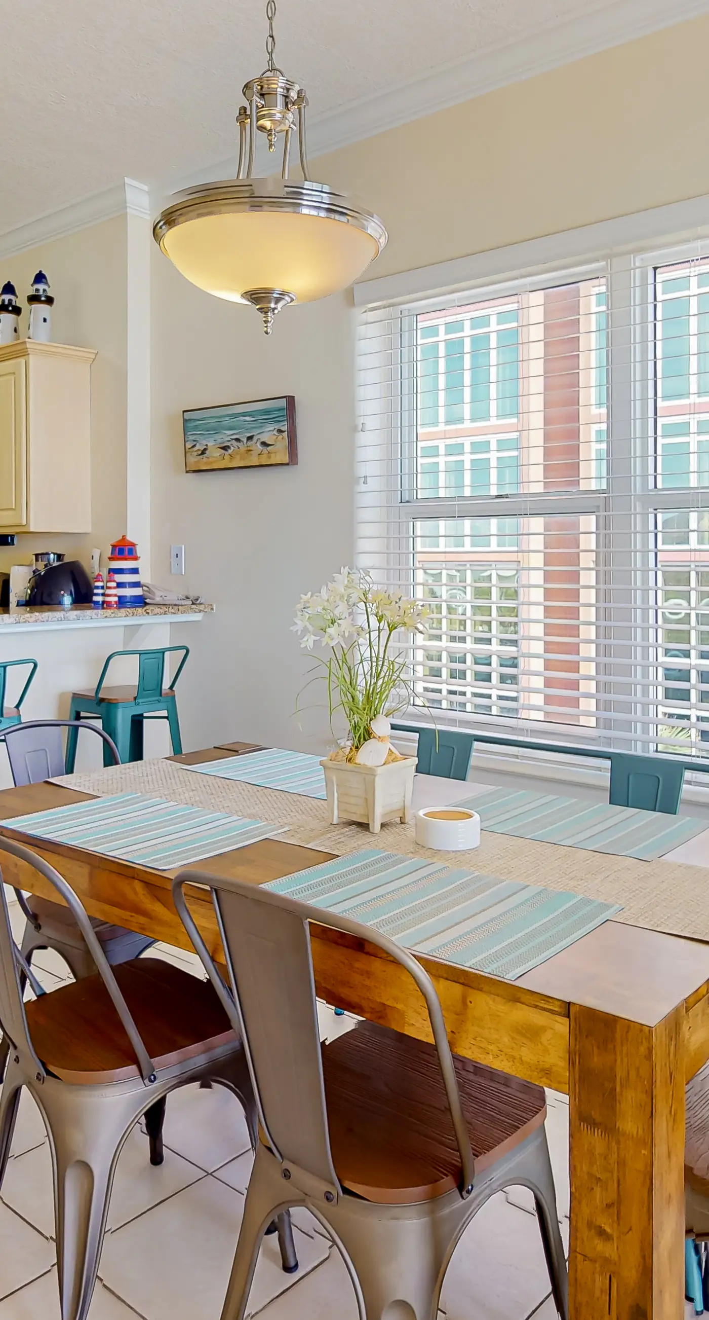 Beachfront corner condo with amazing Gulf views, balcony, pools & hot tubs
