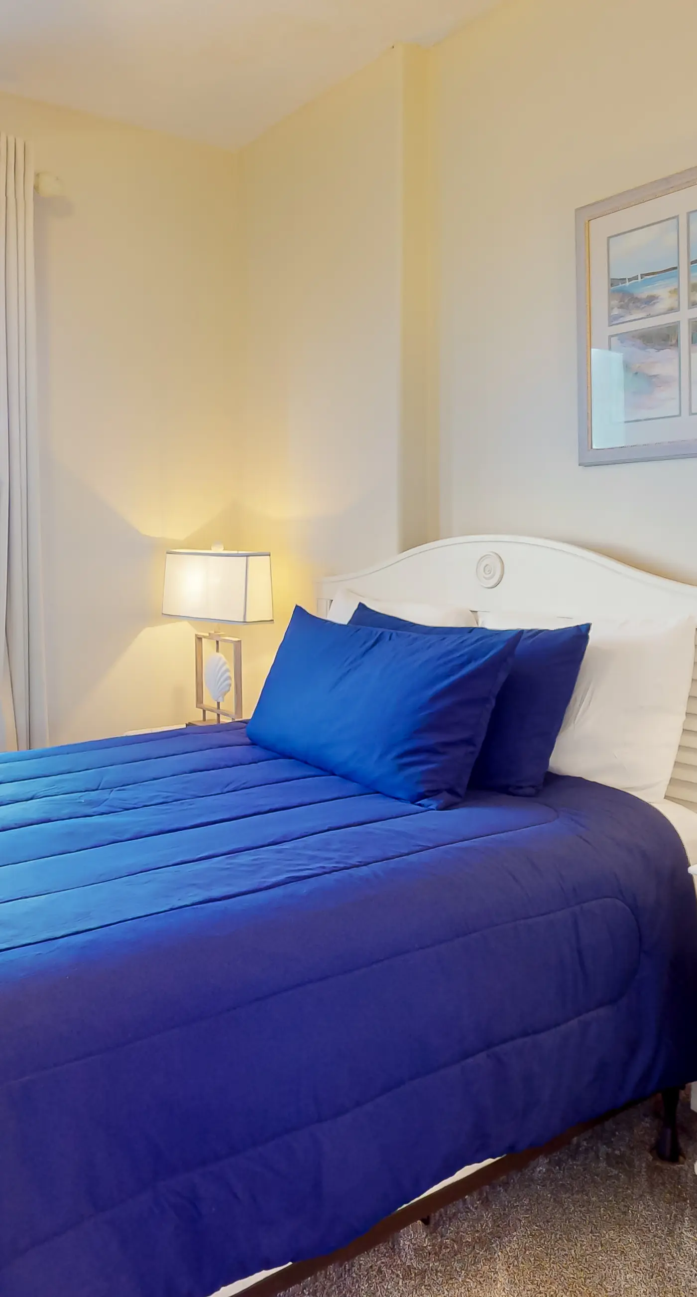 Beachfront corner condo with amazing Gulf views, balcony, pools & hot tubs