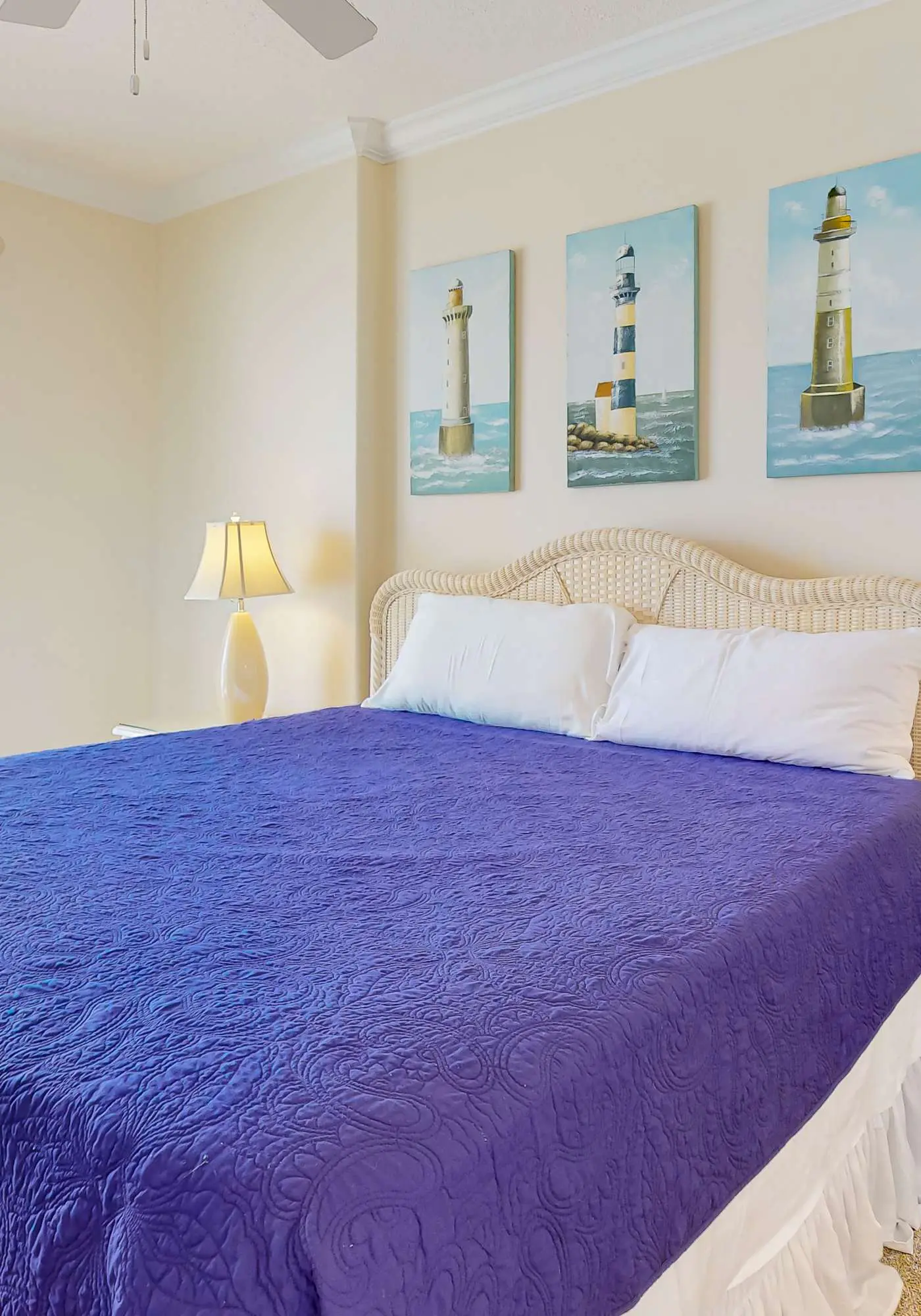 Beachfront corner condo with amazing Gulf views, balcony, pools & hot tubs