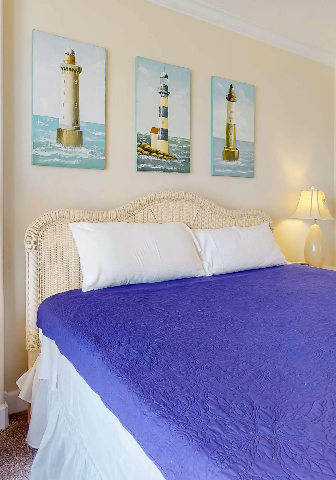 Beachfront corner condo with amazing Gulf views, balcony, pools & hot tubs