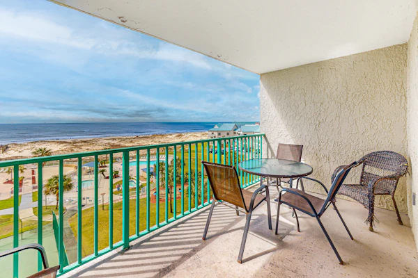 Beachfront condo with Gulf views, pools, hot tubs, tennis, & balcony