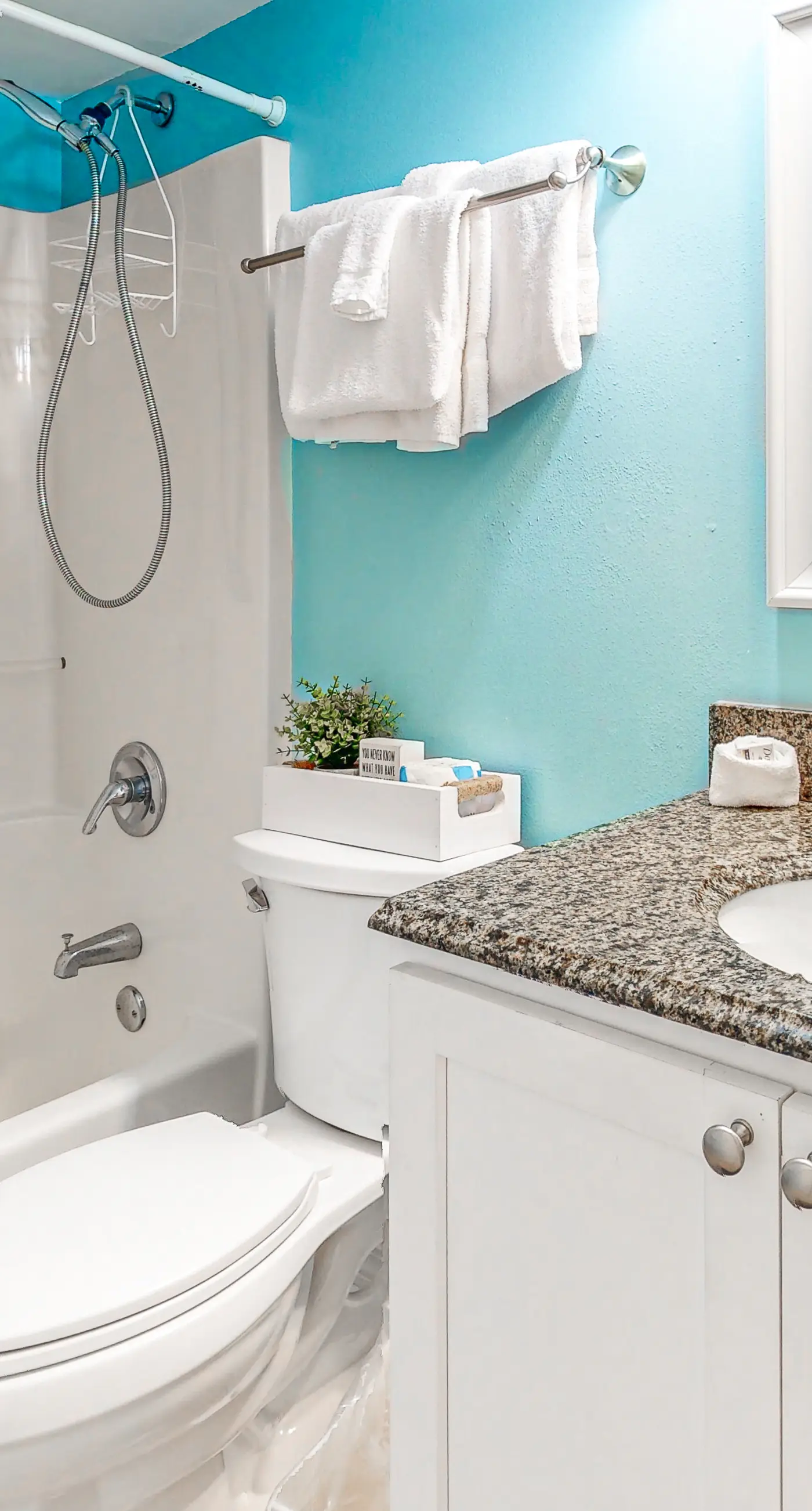 Beachfront condo with Gulf views, pools, hot tubs, tennis, & balcony