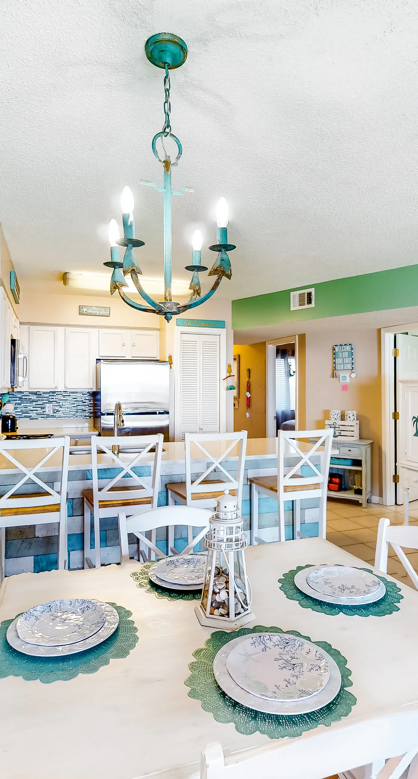 Beachfront condo with Gulf views, pools, hot tubs, tennis courts, gym, AC, & W&D