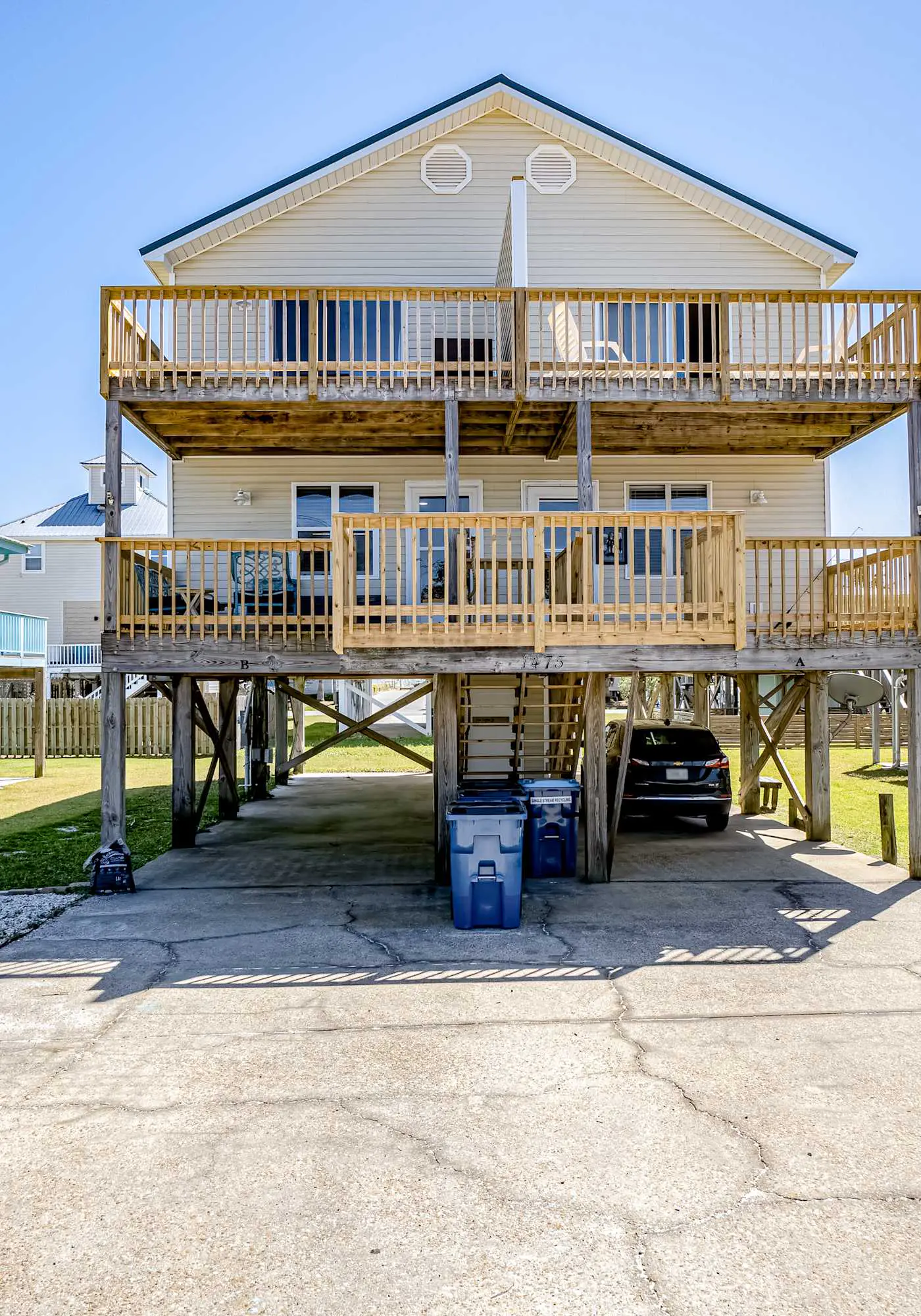 Lagoon-view duplex with free WiFi, deck, & private washer/dryer - dog-friendly