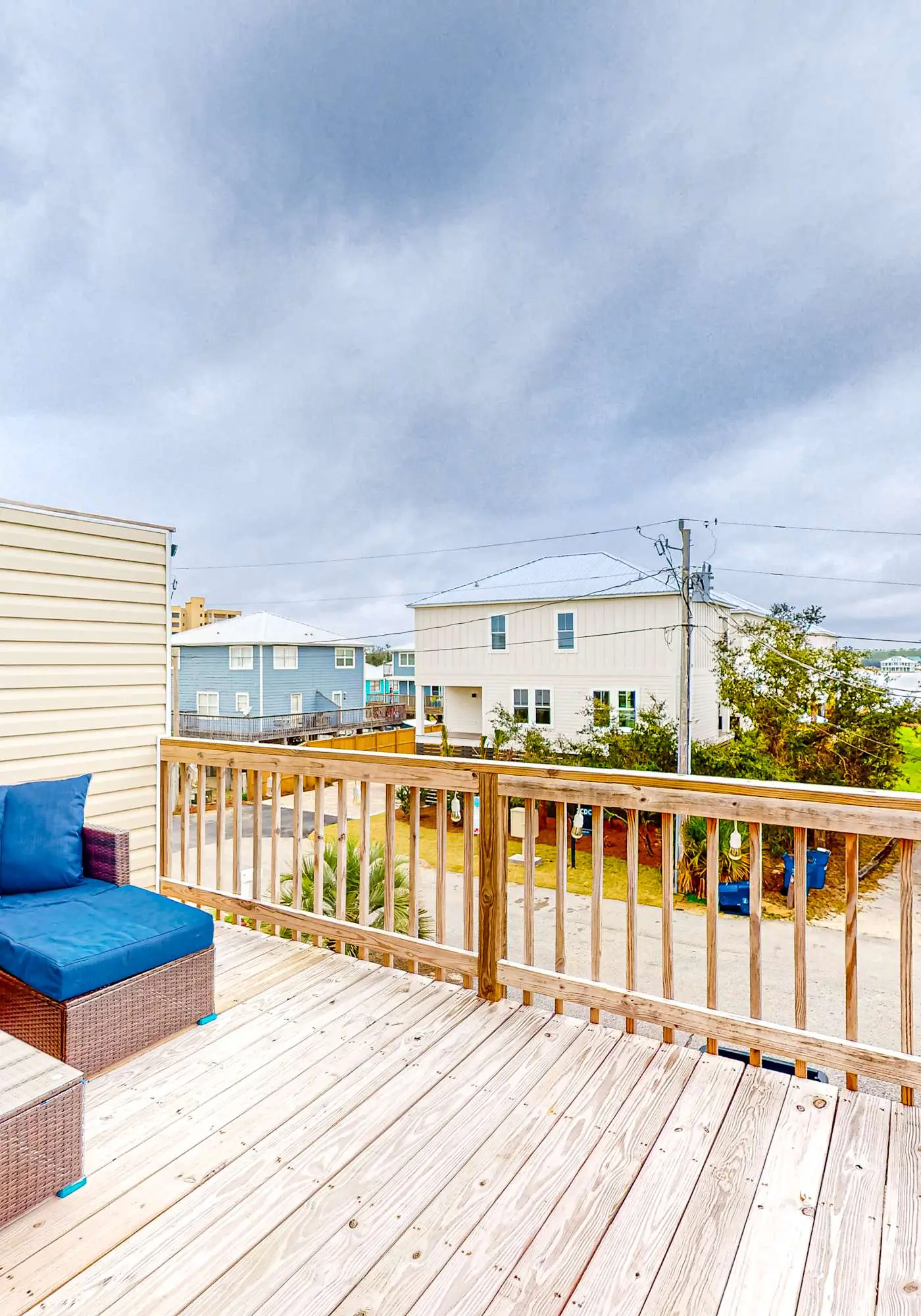 Lagoon-view duplex with free WiFi, deck, & private washer/dryer - dog-friendly