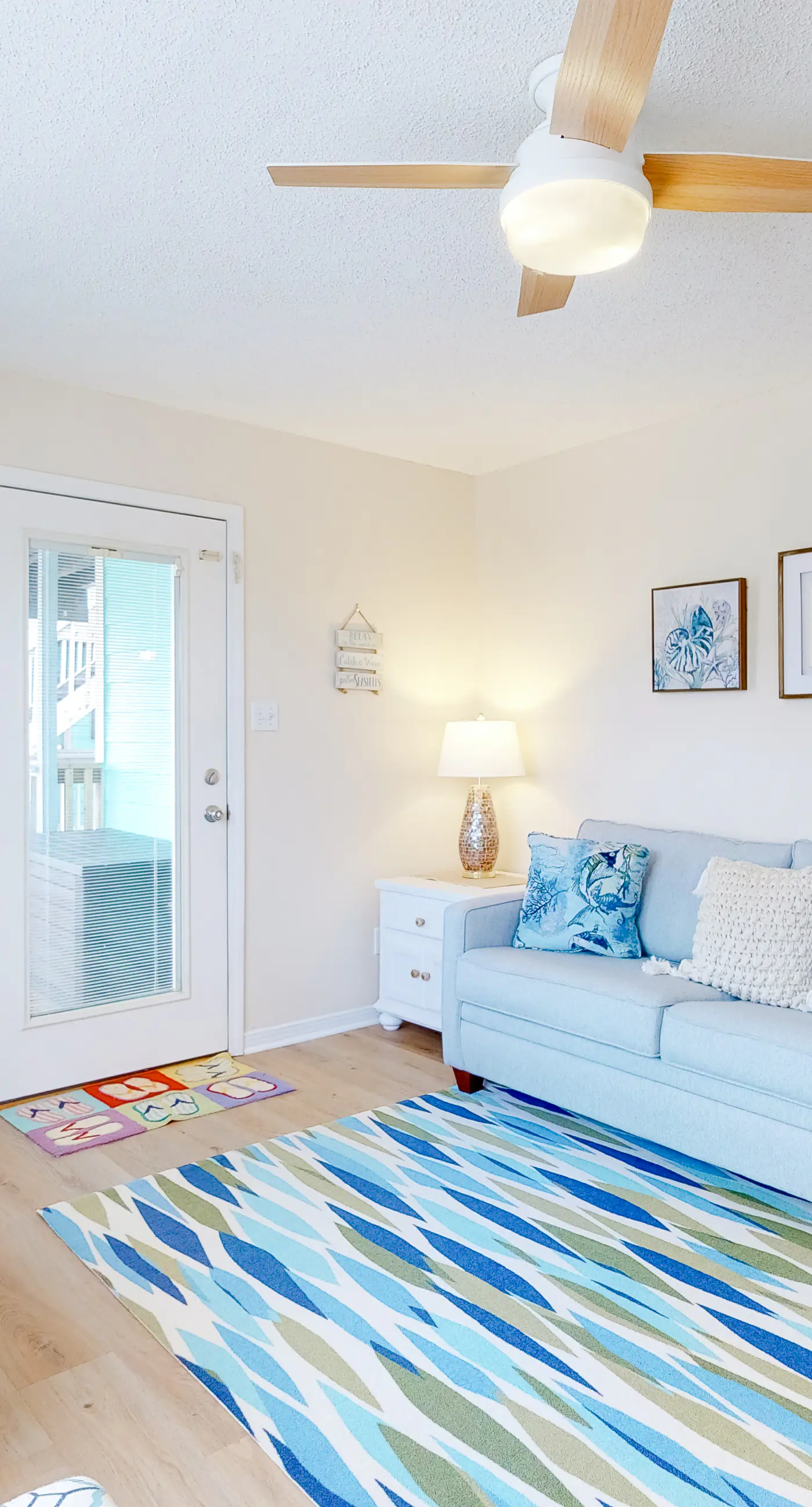 Gulf-front oasis with furnished balcony, easy beach access, shared pools & WiFi