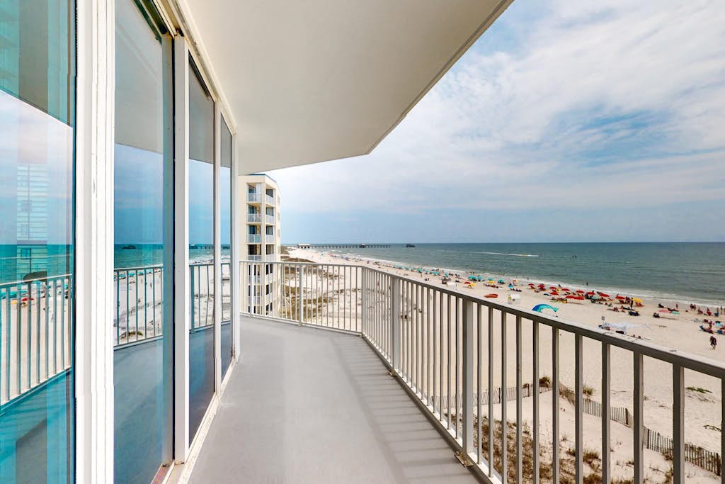 Gulf-view condo with direct beach access, indoor/outdoor pools, hot tub, sauna