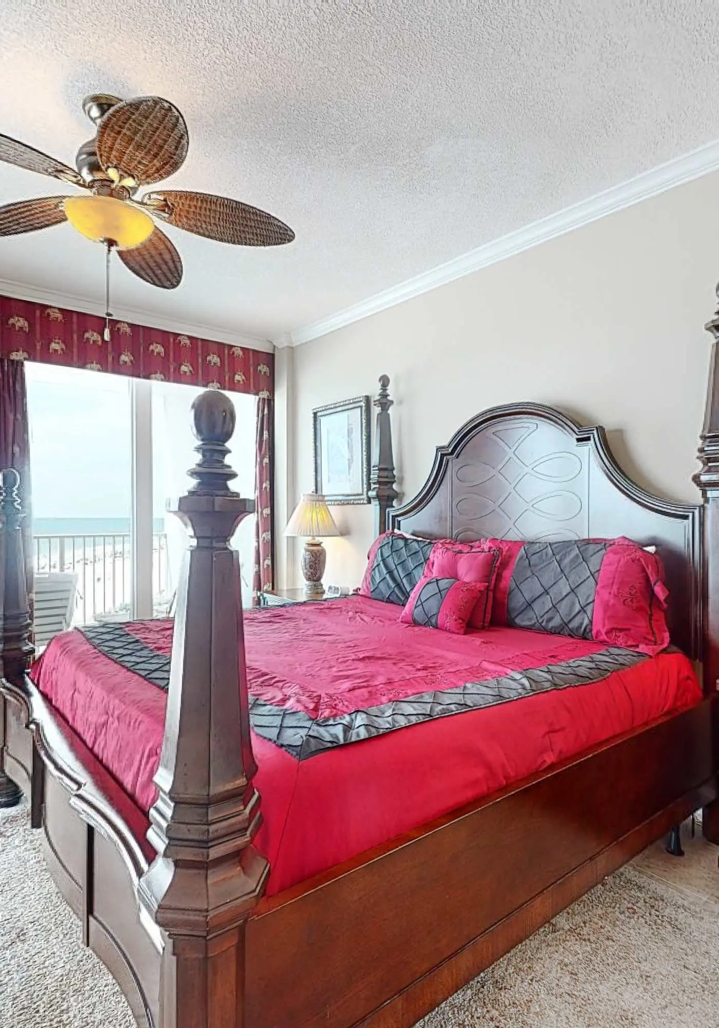 Gulf-view condo with direct beach access, indoor/outdoor pools, hot tub, sauna