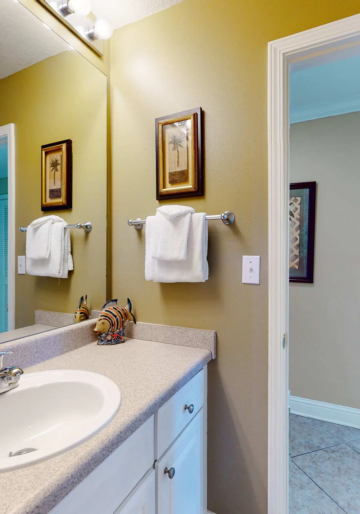Gulf-view condo with direct beach access, indoor/outdoor pools, hot tub, sauna