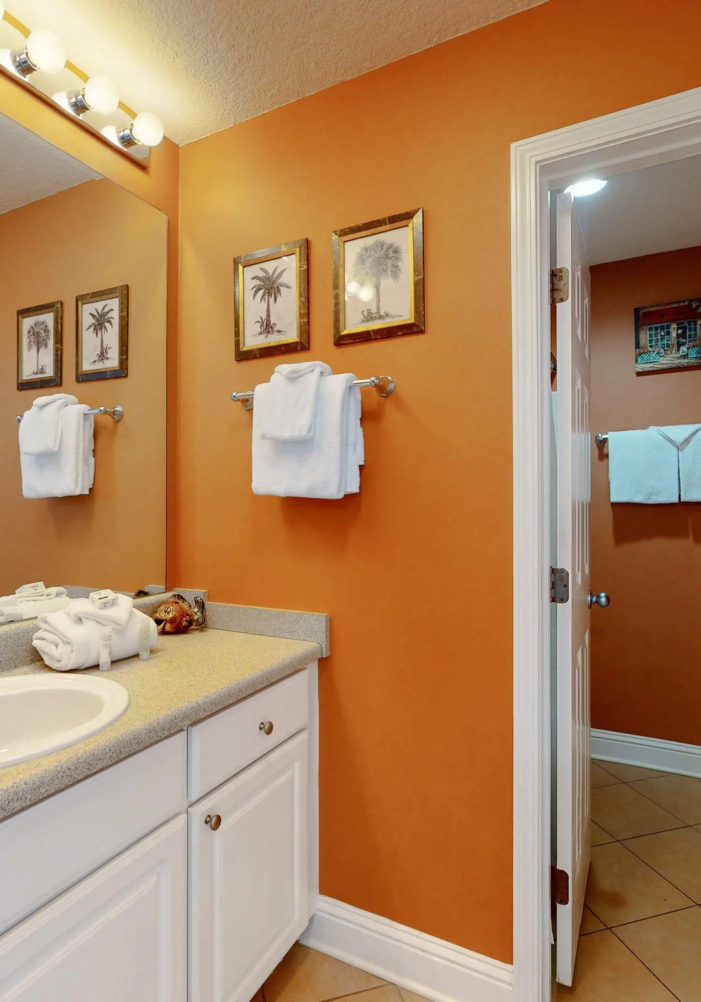 Gulf-view condo with direct beach access, indoor/outdoor pools, hot tub, sauna