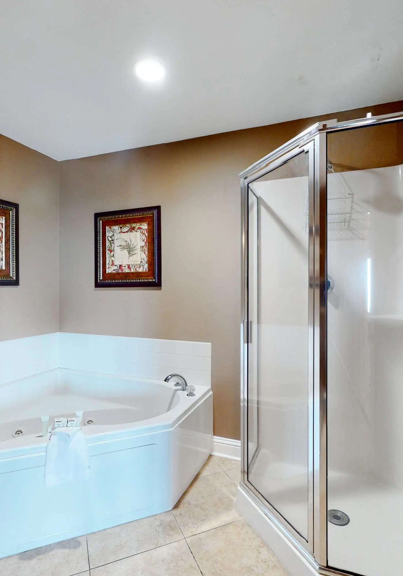 Gulf-view condo with direct beach access, indoor/outdoor pools, hot tub, sauna