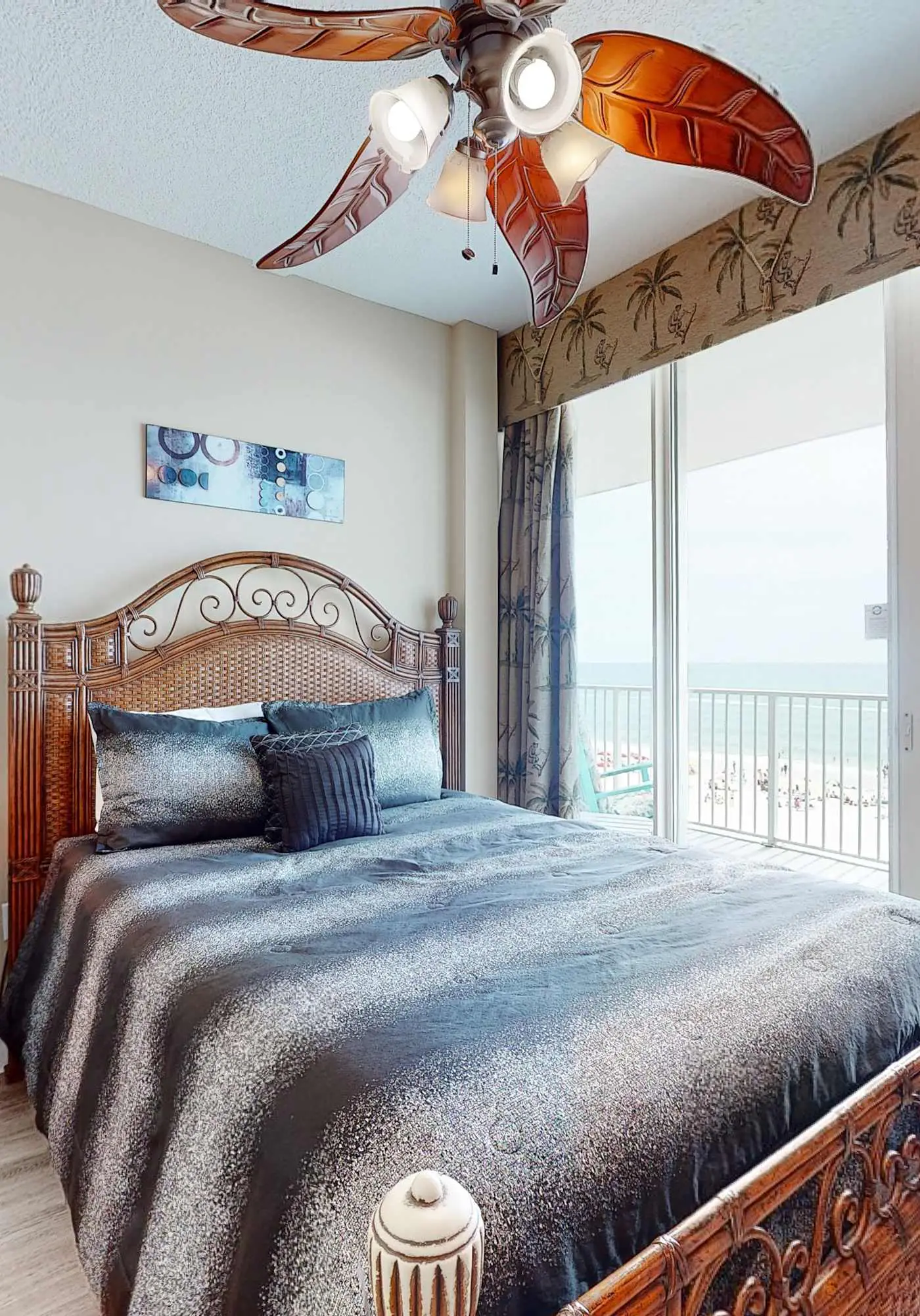 Gulf-view condo with direct beach access, indoor/outdoor pools, hot tub, sauna