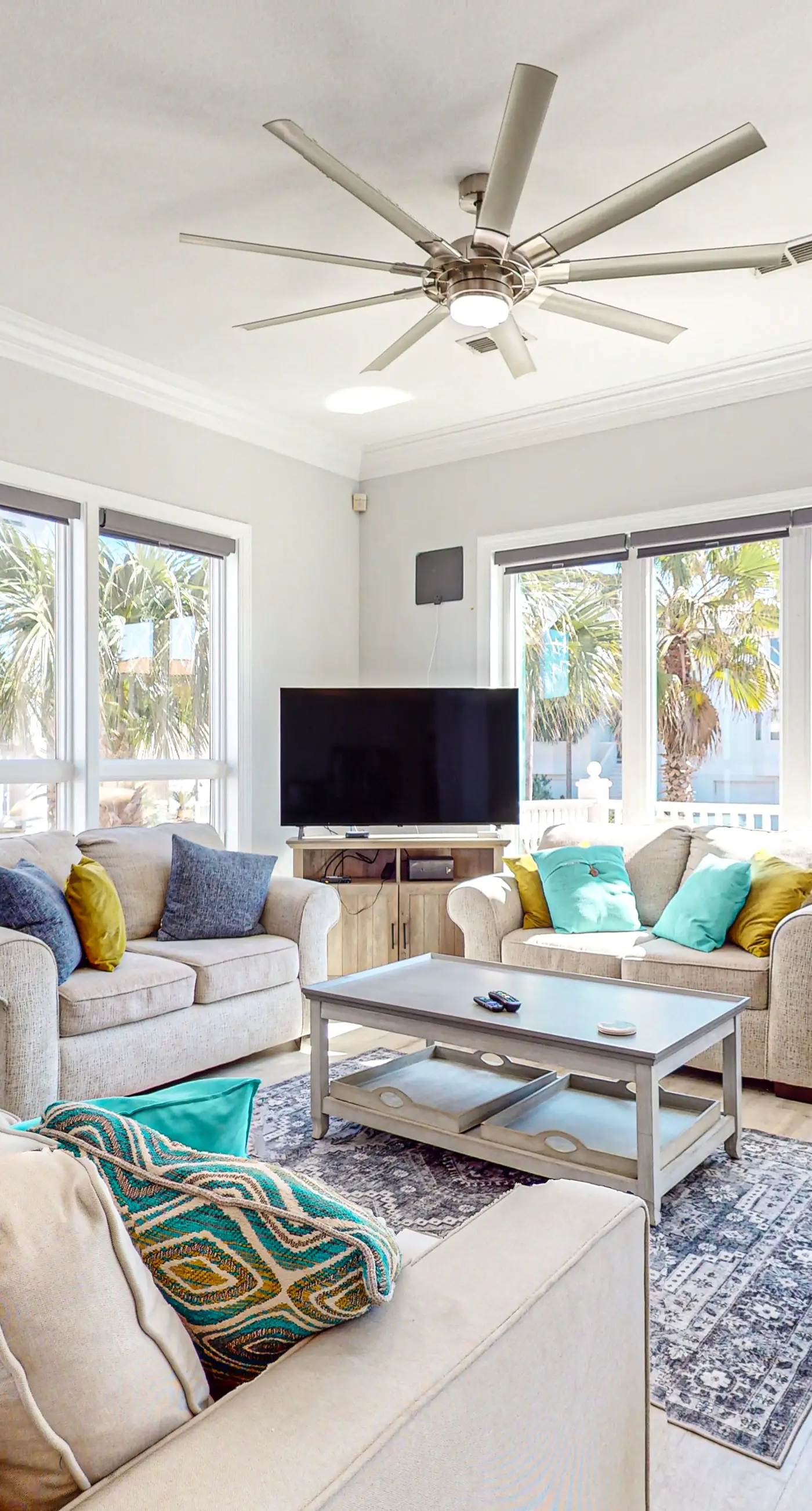 Dog-friendly home with beach access, outdoor pool, and tennis - gated community