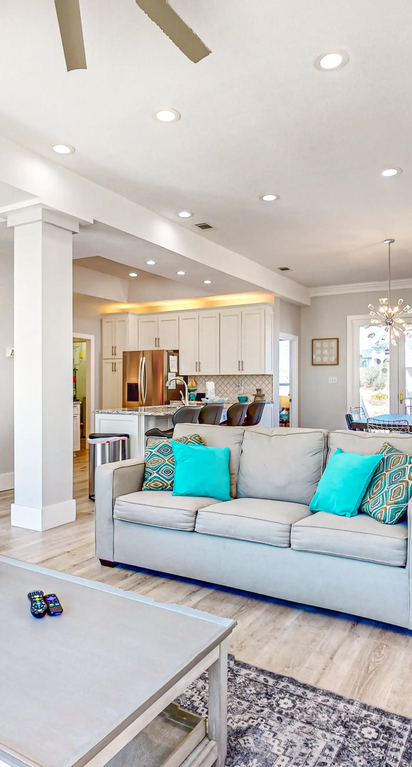 Dog-friendly home with beach access, outdoor pool, and tennis - gated community