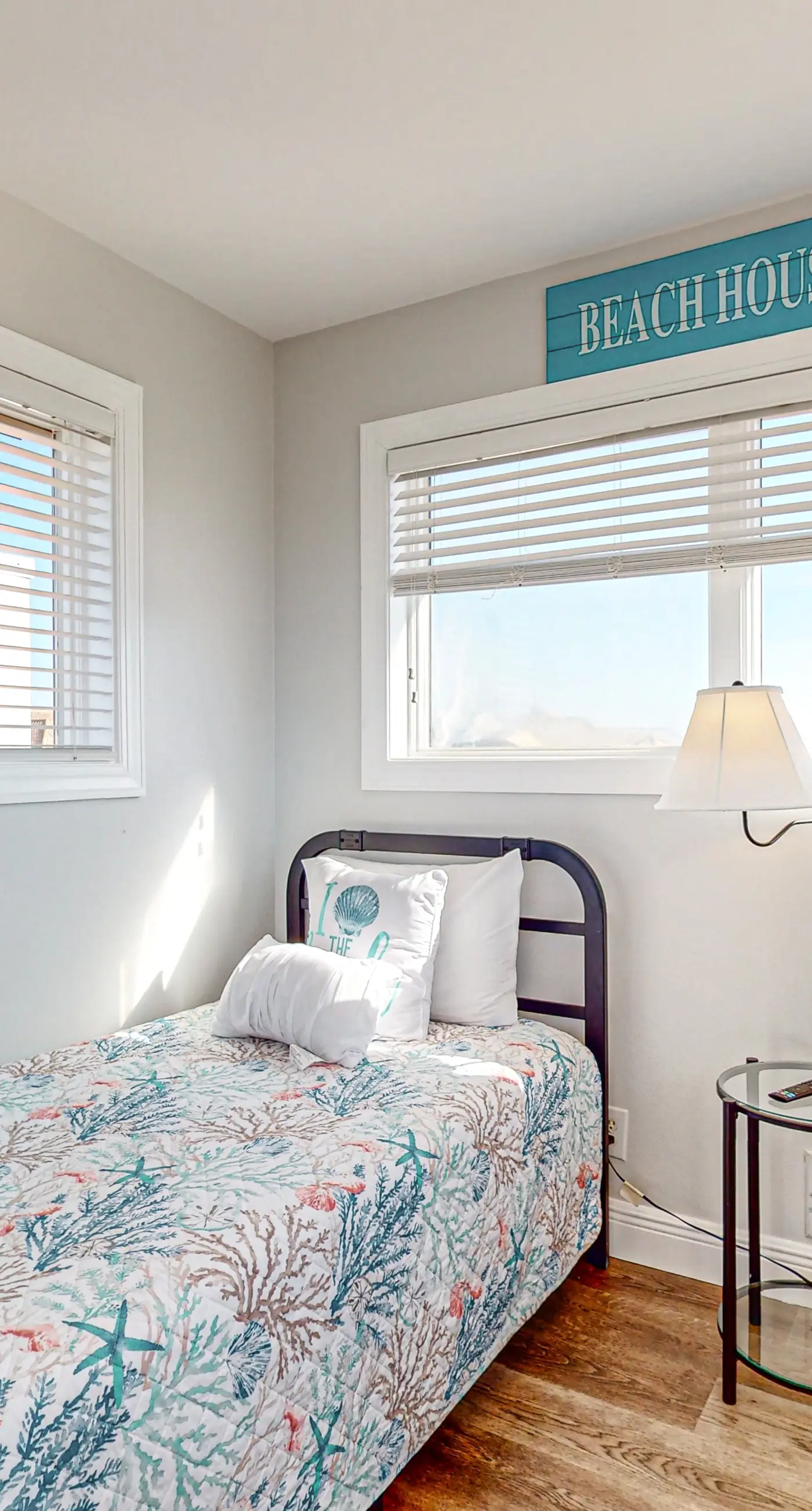 Dog-friendly home with beach access, outdoor pool, and tennis - gated community
