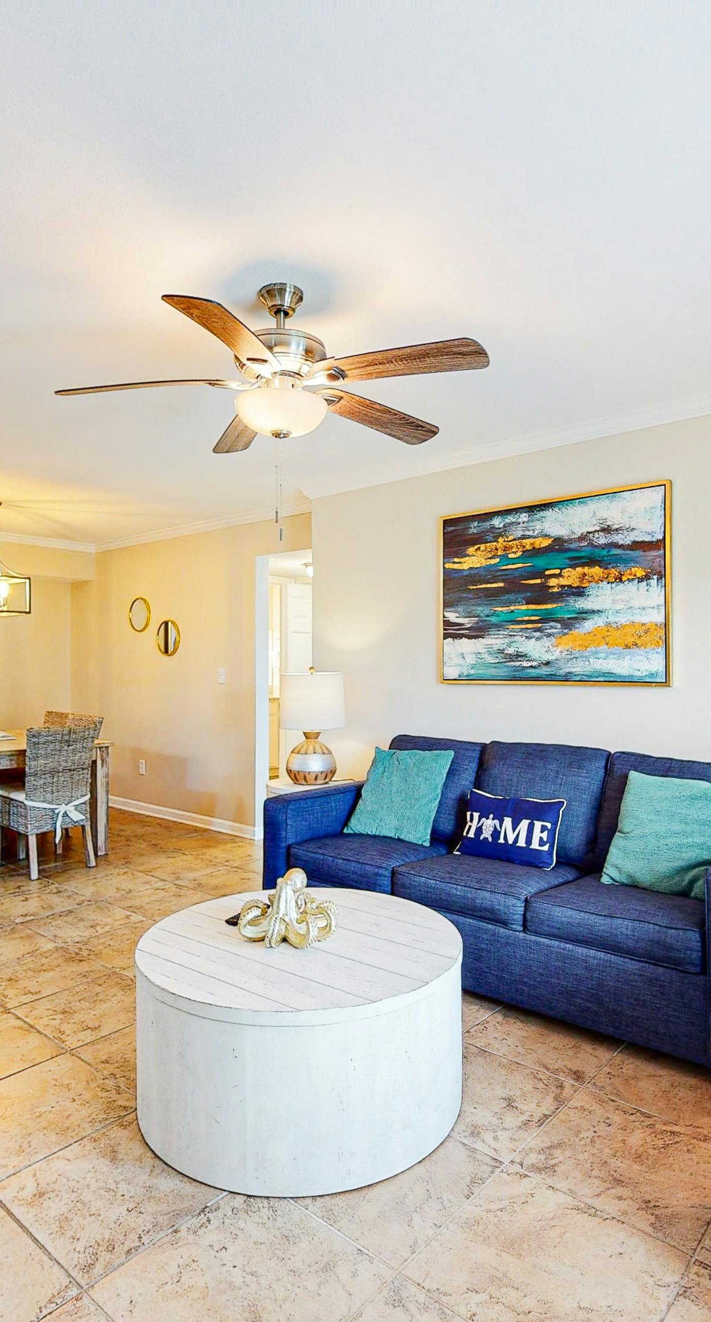 Delightful coastal gem with pool, hot tub, private balcony, fast WiFi & AC