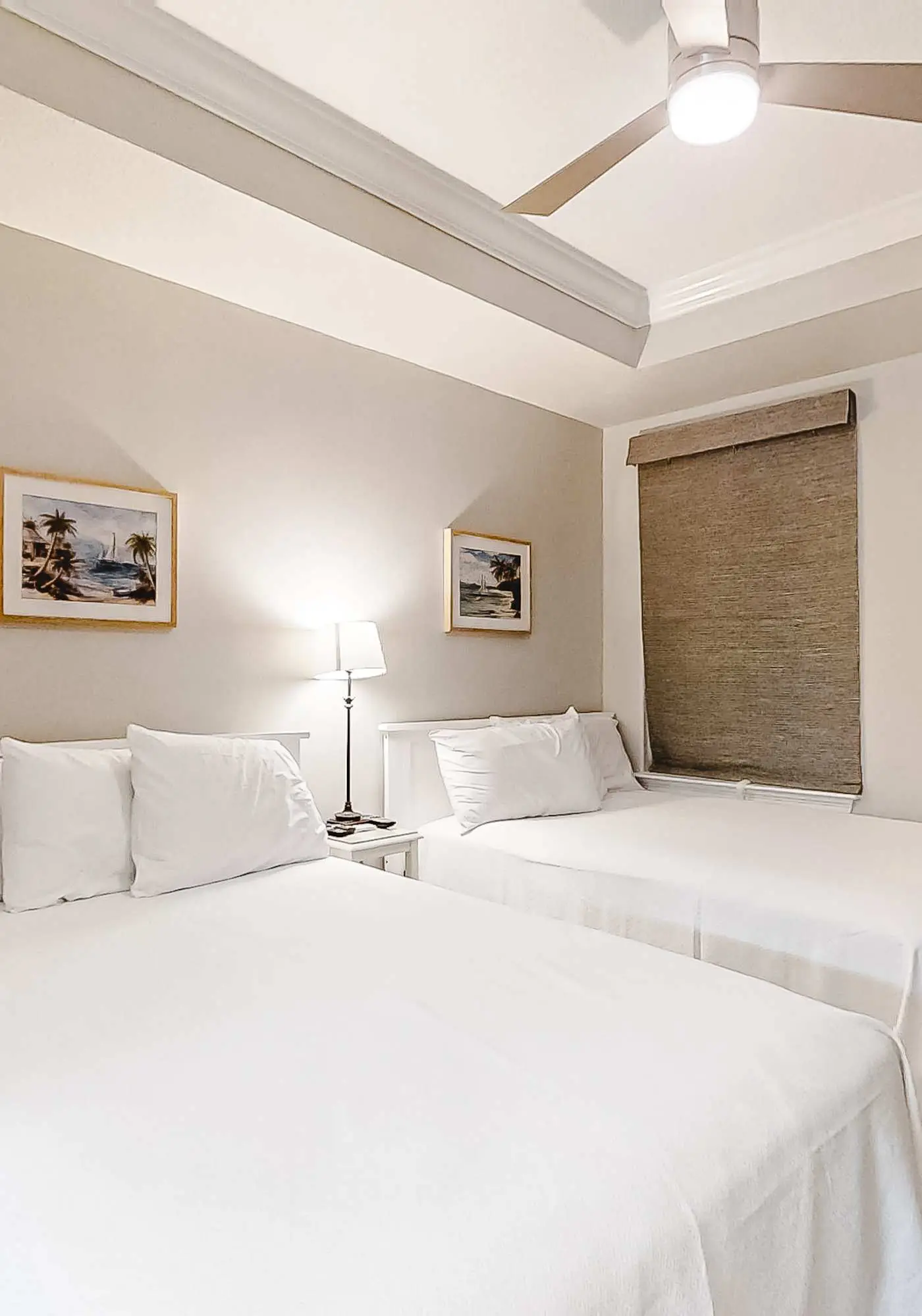3rd-floor corner condo with balcony, gym, pool, hot tub, sauna & AC