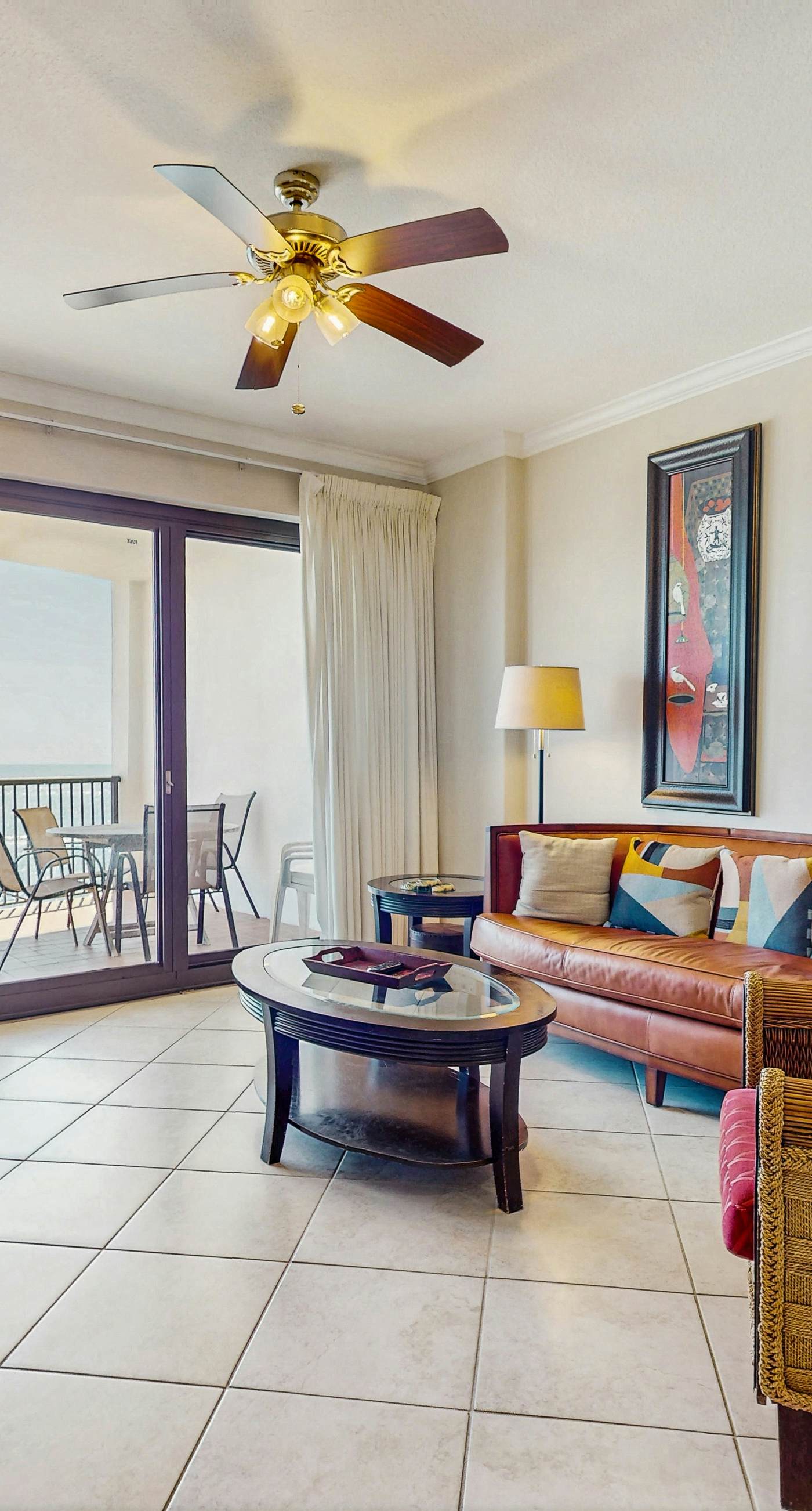 4th-floor Gulf-front condo with balcony, pool, hot tub, sauna & gym