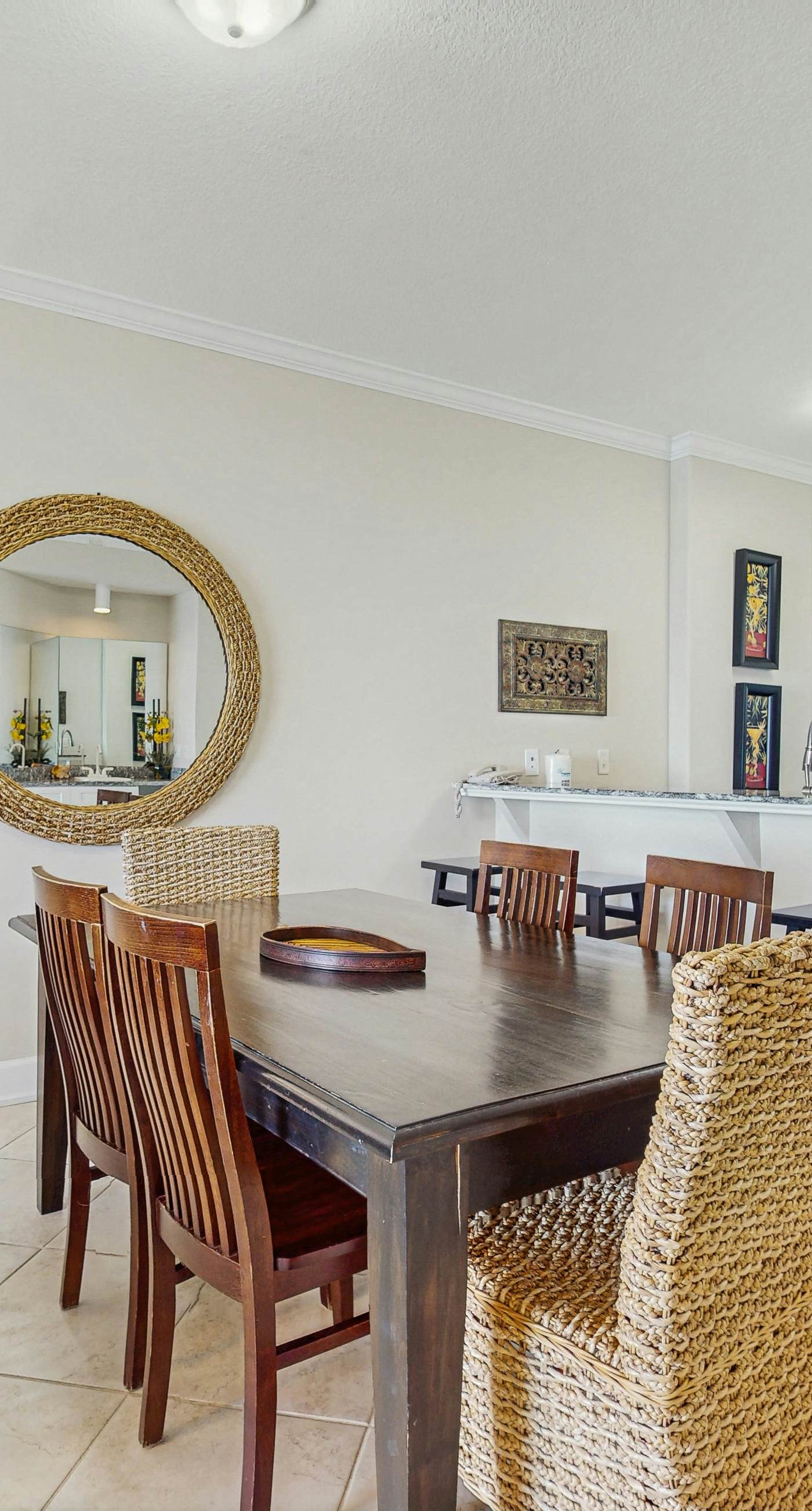 4th-floor Gulf-front condo with balcony, pool, hot tub, sauna & gym