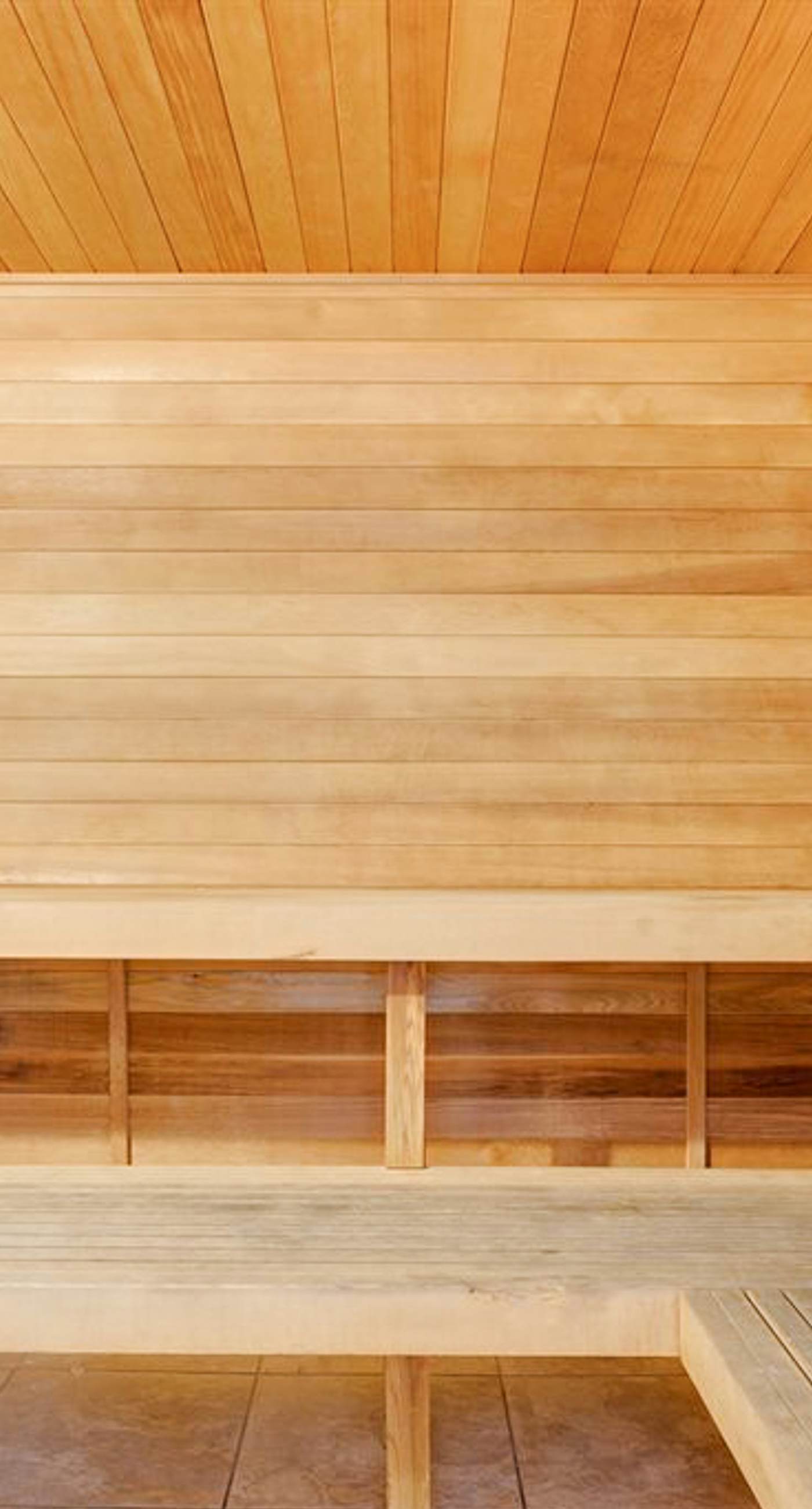 5th-floor beachfront condo with balcony, wet bar, pool, hot tub, sauna & gym