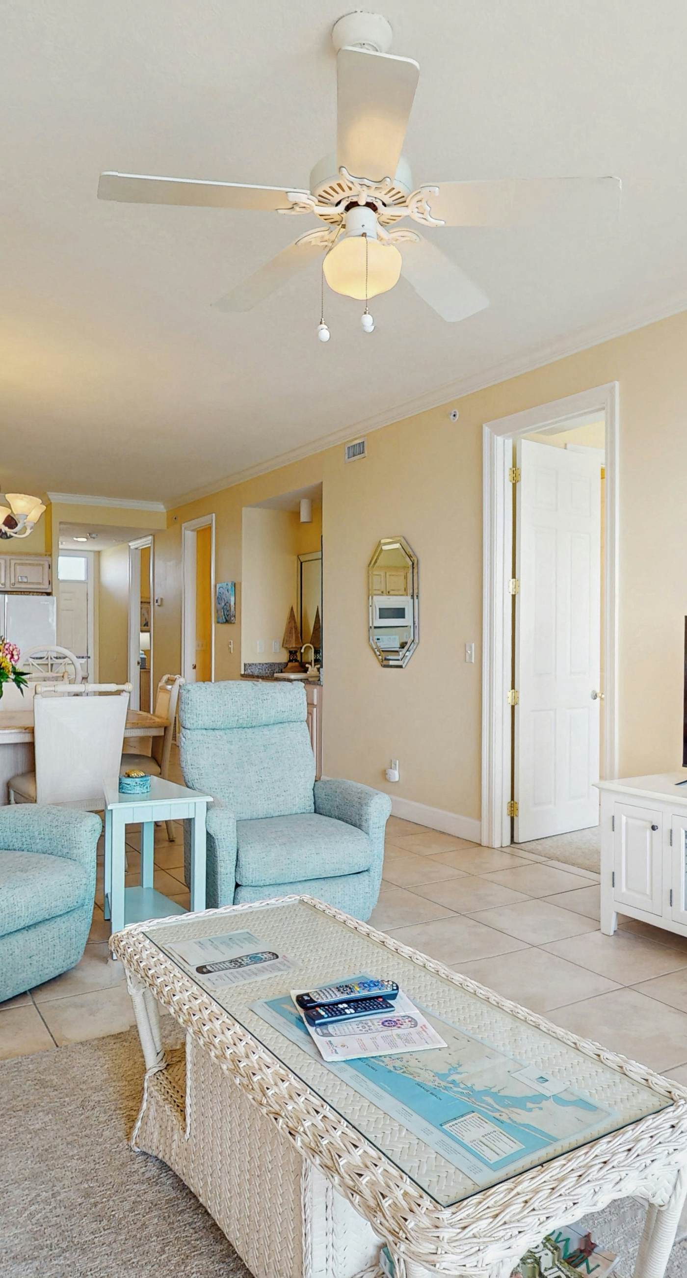 5th-floor beachfront condo with balcony, wet bar, pool, hot tub, sauna & gym