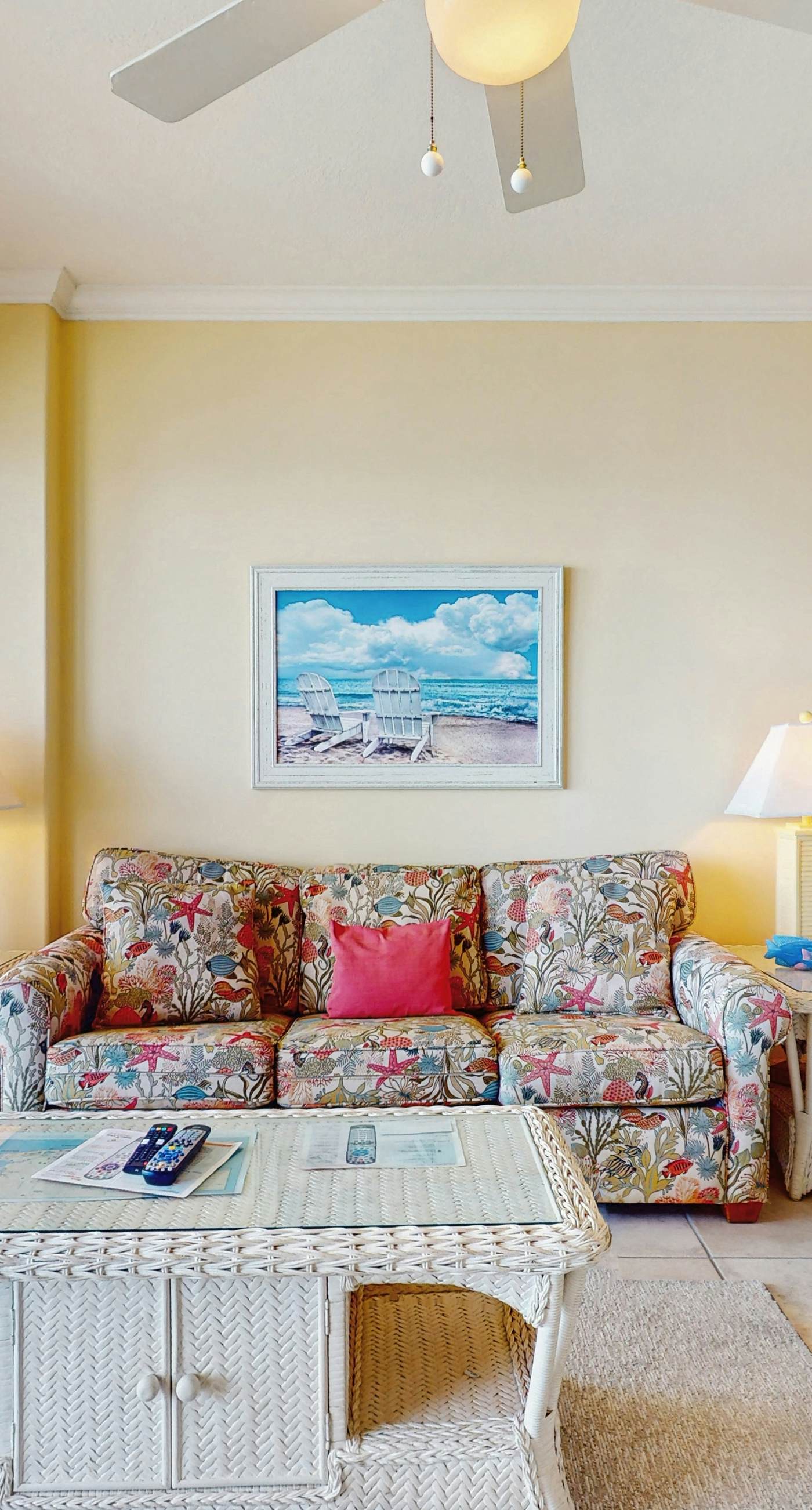 5th-floor beachfront condo with balcony, wet bar, pool, hot tub, sauna & gym